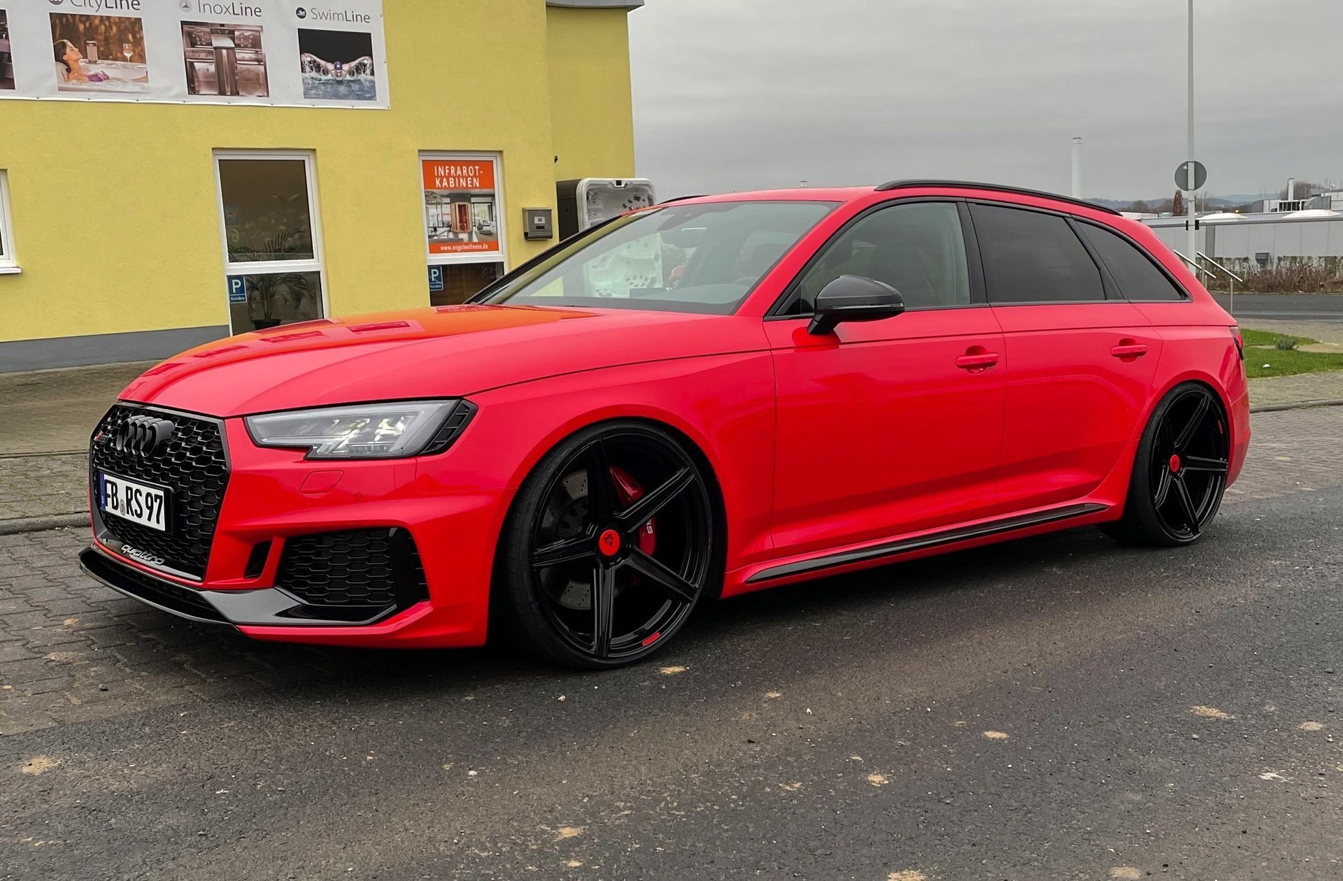 AUDI RS4 Avant B8(B9) - KV1 S schwarz glänzend