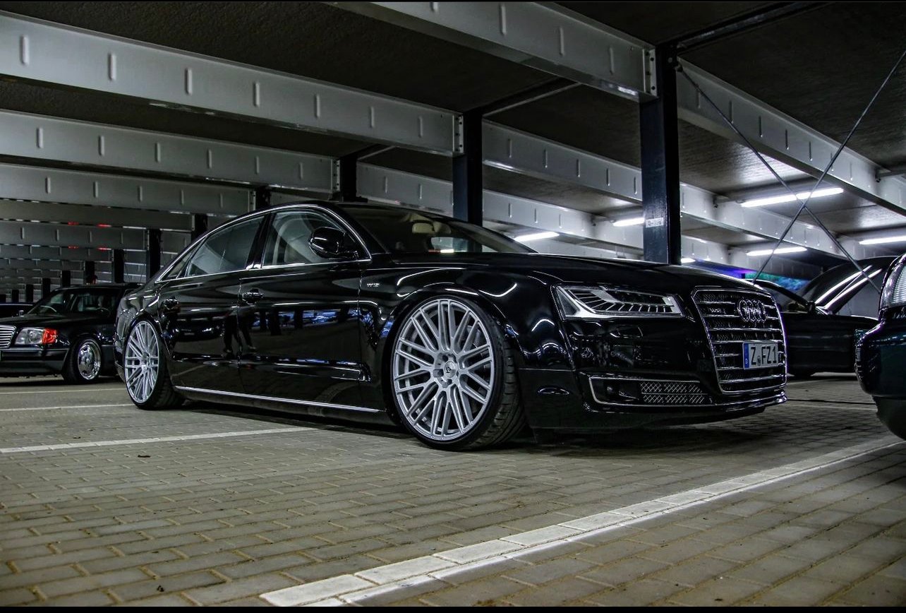AUDI A8 with mbDESIGN 22-inch alloy wheels & complete set