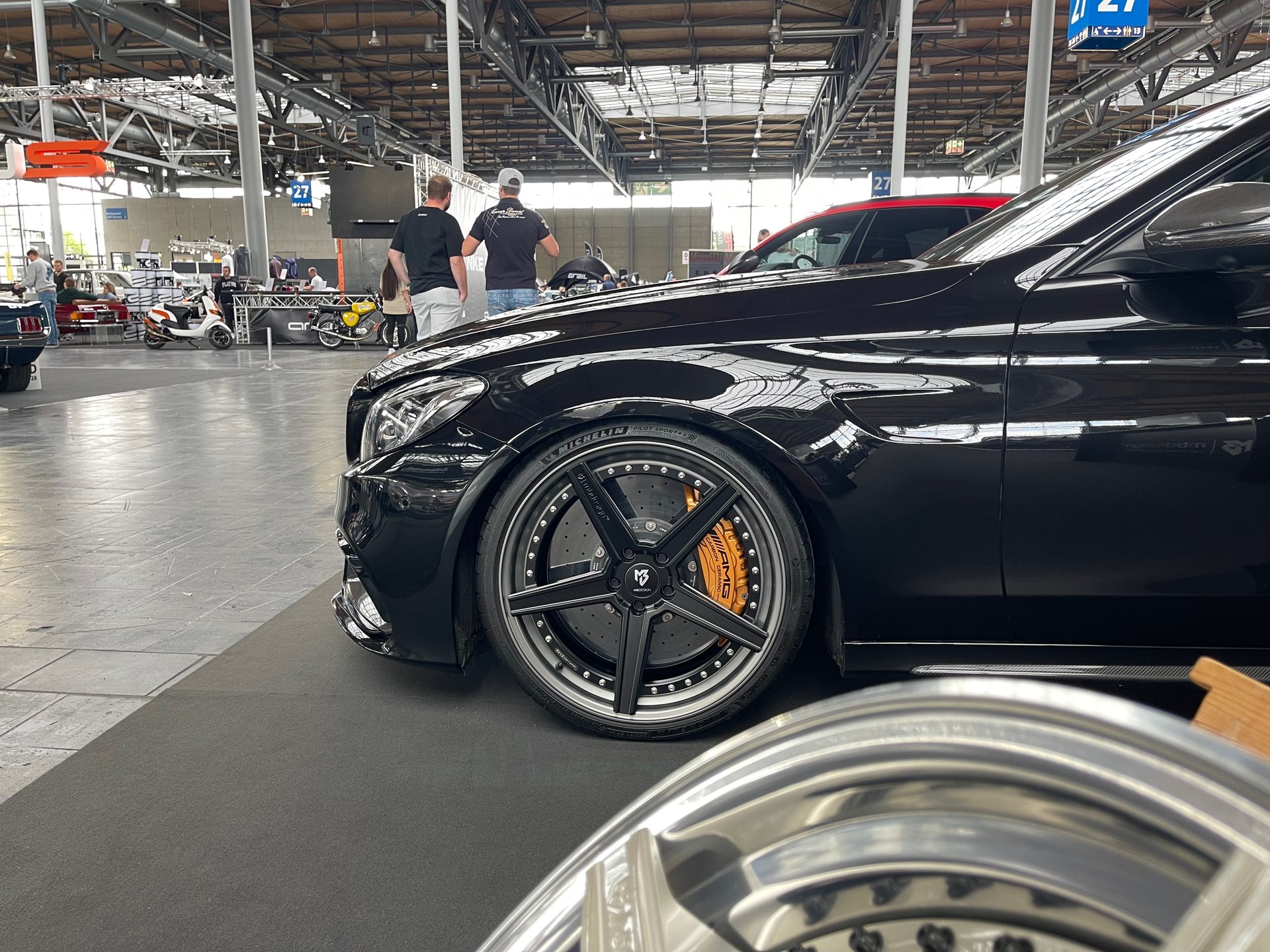 MERCEDES-BENZ C-Class T-Model AMG with mbDESIGN 20 inch wheels
