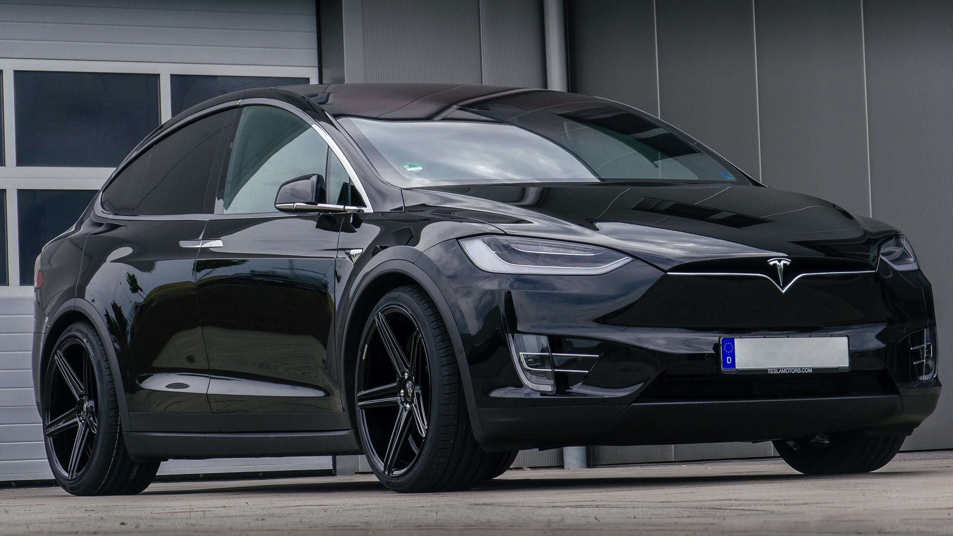 TESLA Model X 002 - KV1 schwarz glänzend