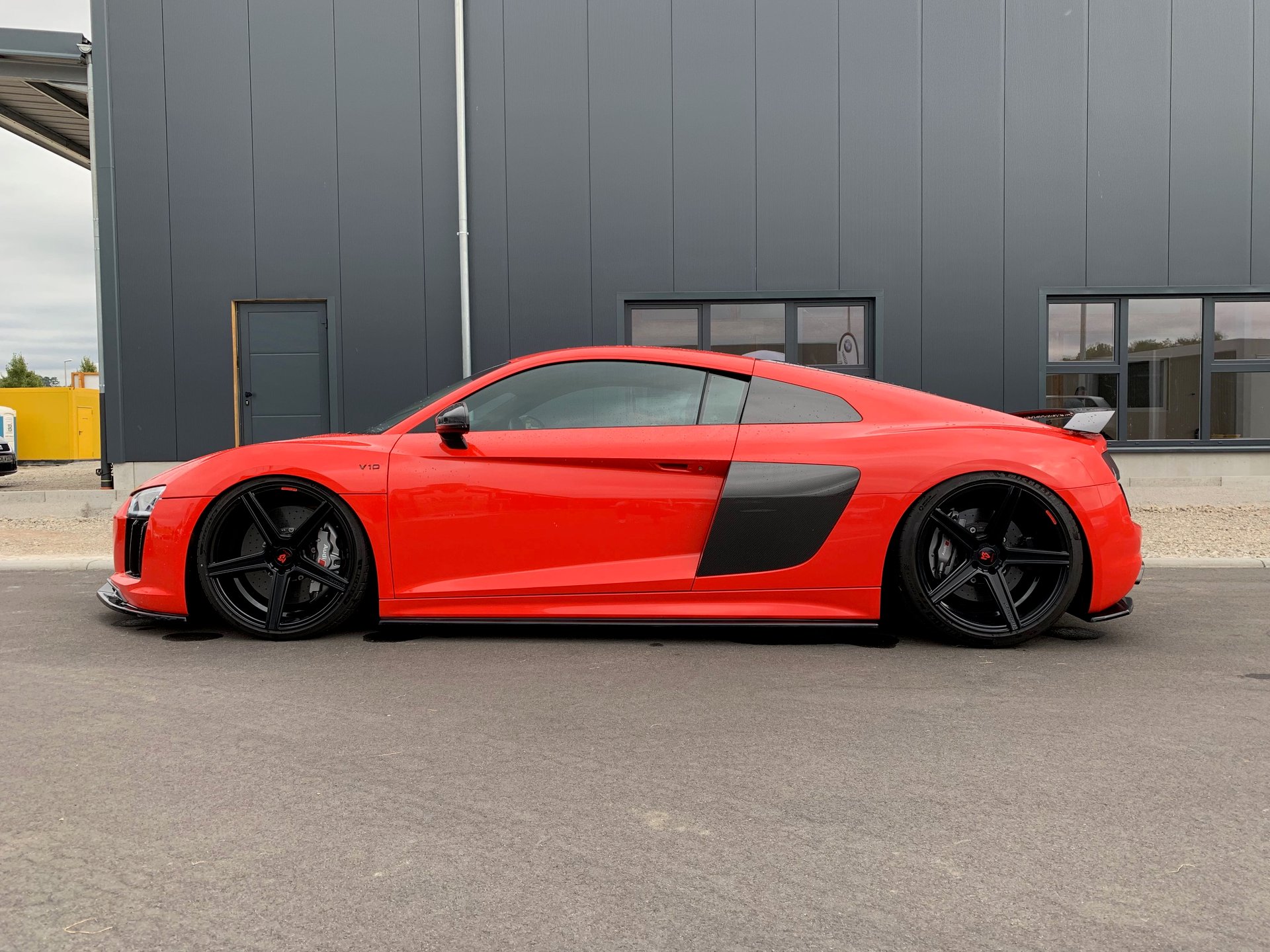 AUDI R8 Coupe with KV1 20 inch wheels & lowering