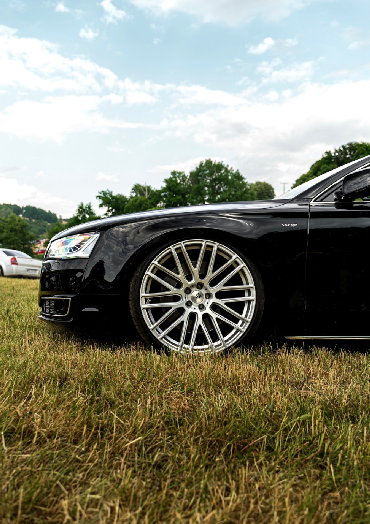 AUDI A8 with mbDESIGN 22-inch alloy wheels & complete set