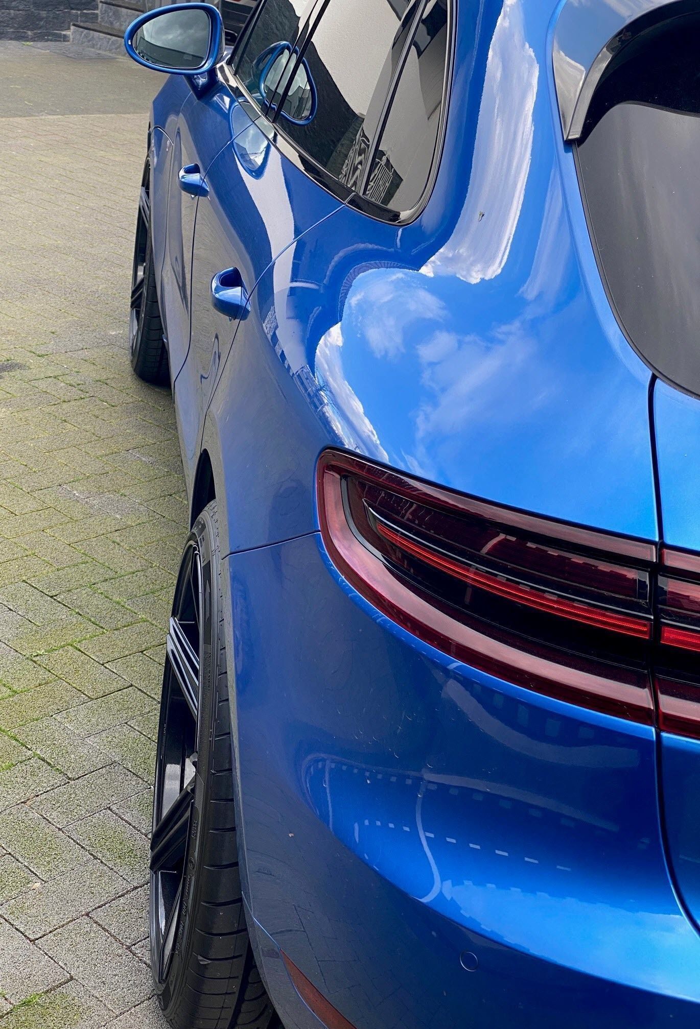 PORSCHE Macan 95B KV1 schwarz glänzend