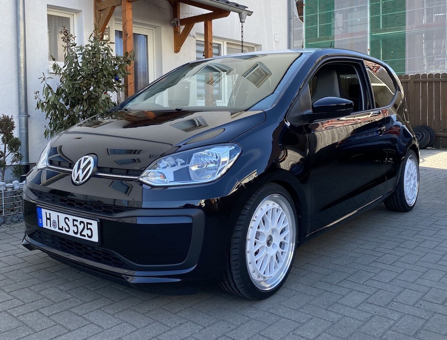 VOLKSWAGEN up! AA 