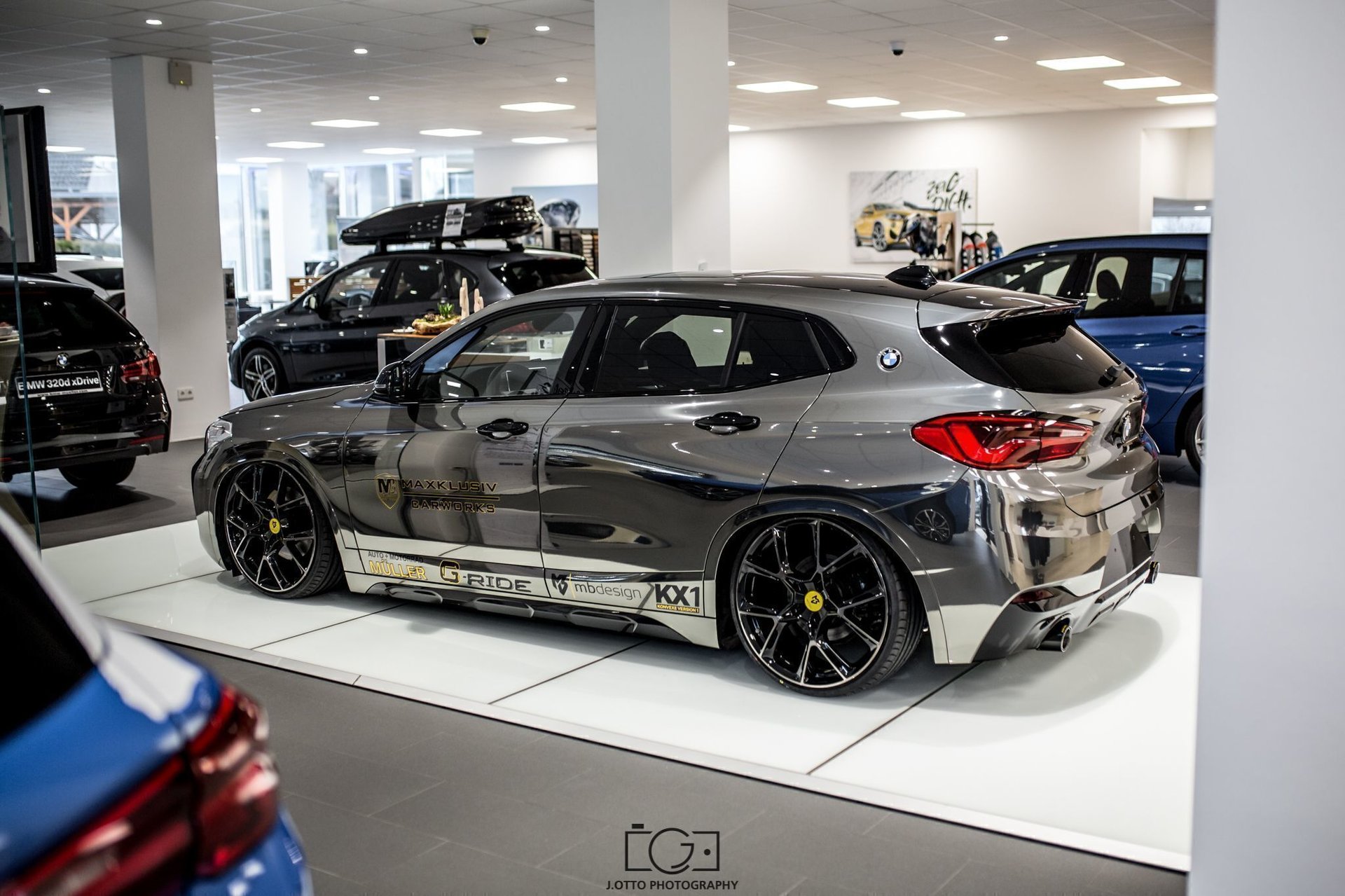 BMW X2 F2X - KX1 schwarz glänzend poliert