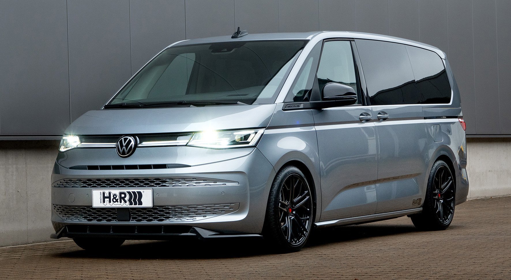 VOLKSWAGEN T7 Bus Multivan ST - SF1 schwarz glänzend