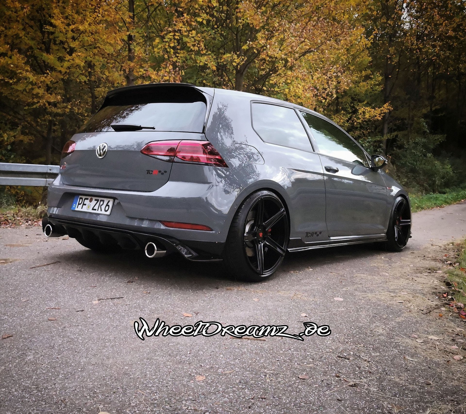 VOLKSWAGEN Golf 7 AU KV1 schwarz glänzend