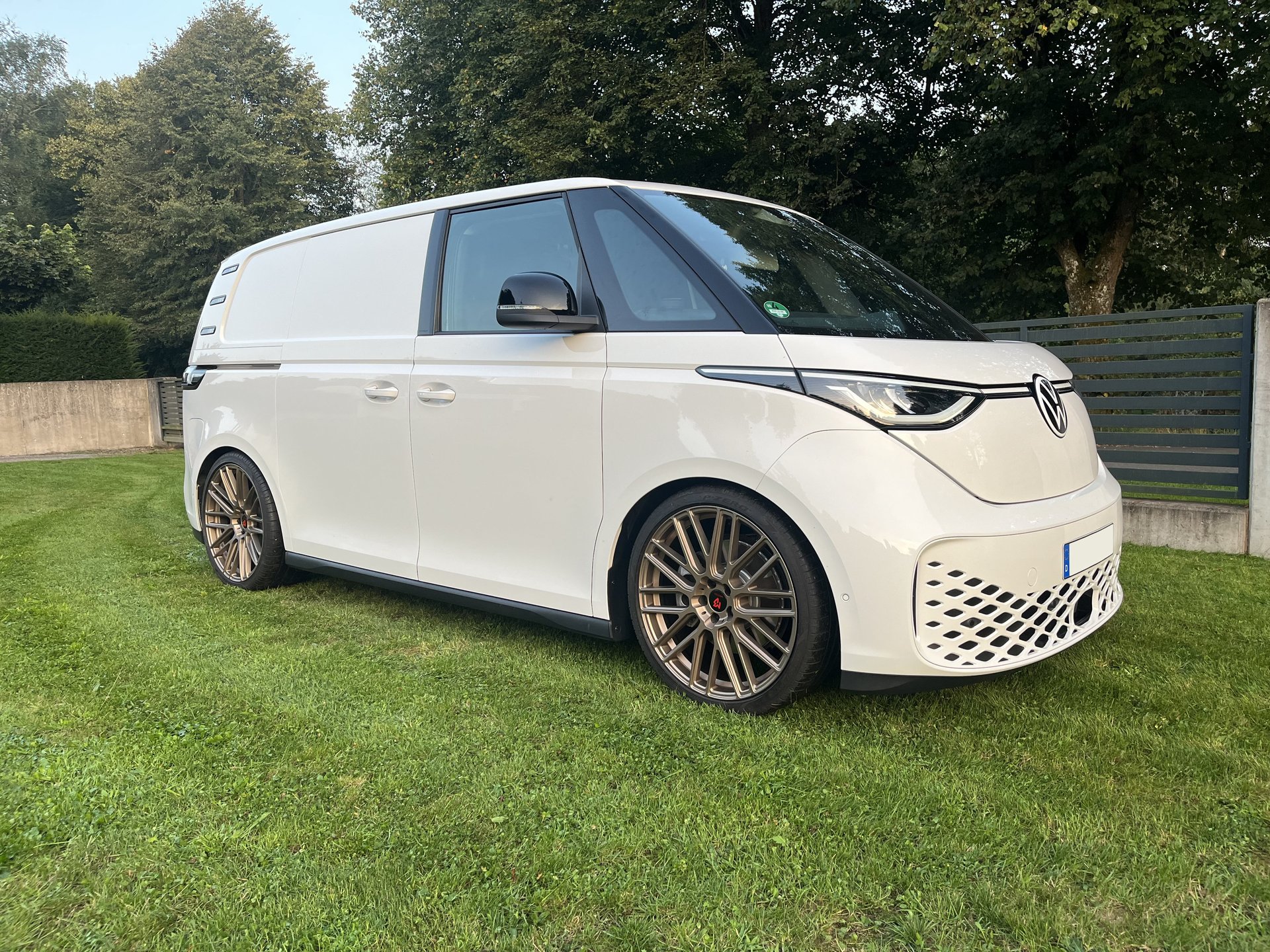 VOLKSWAGEN ID.Buzz Cargo EBN - KV4 bronze light matt
