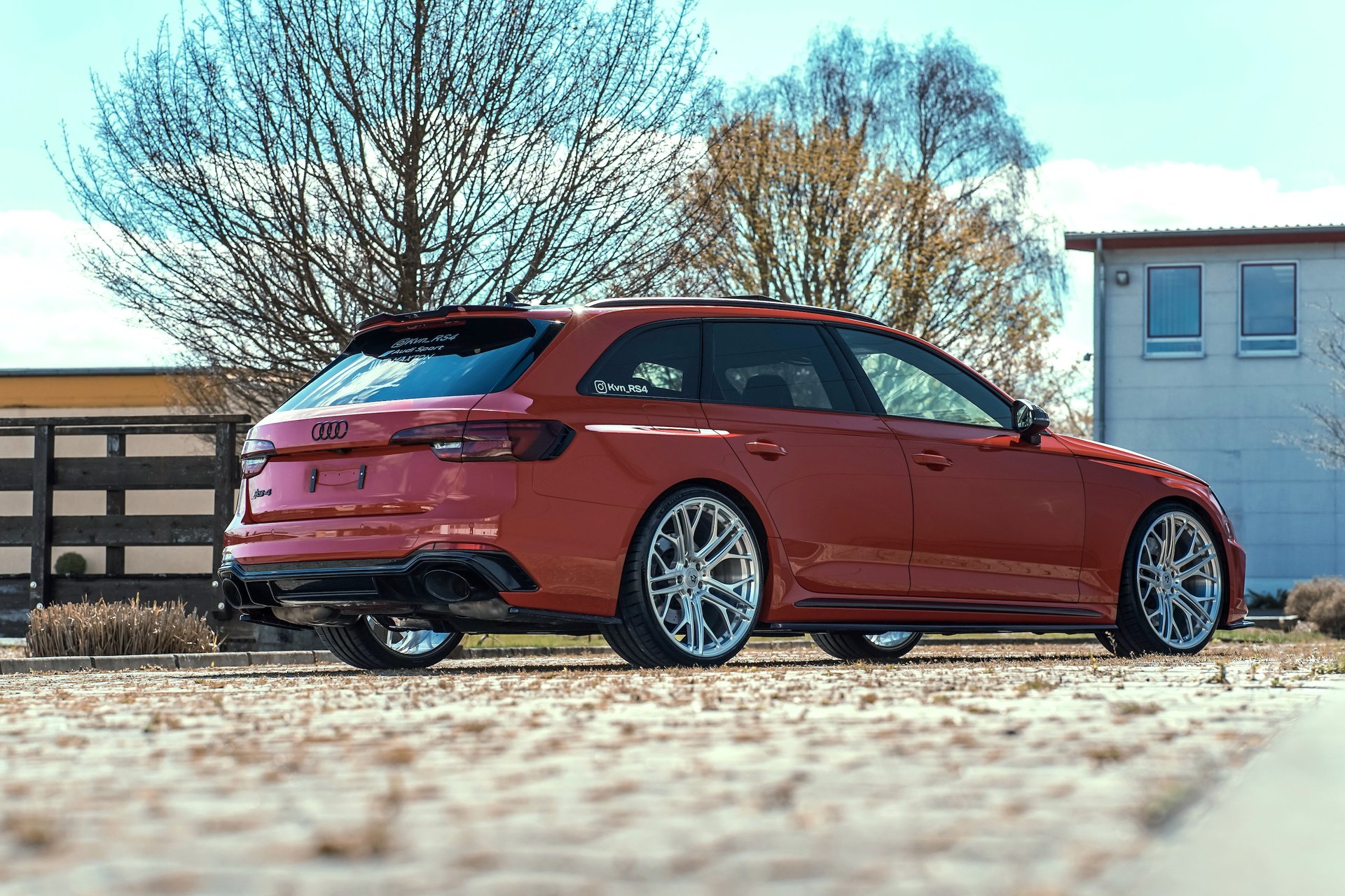 Audi RS4 Avant with 10.0x21 Wheels - Perfect Combination