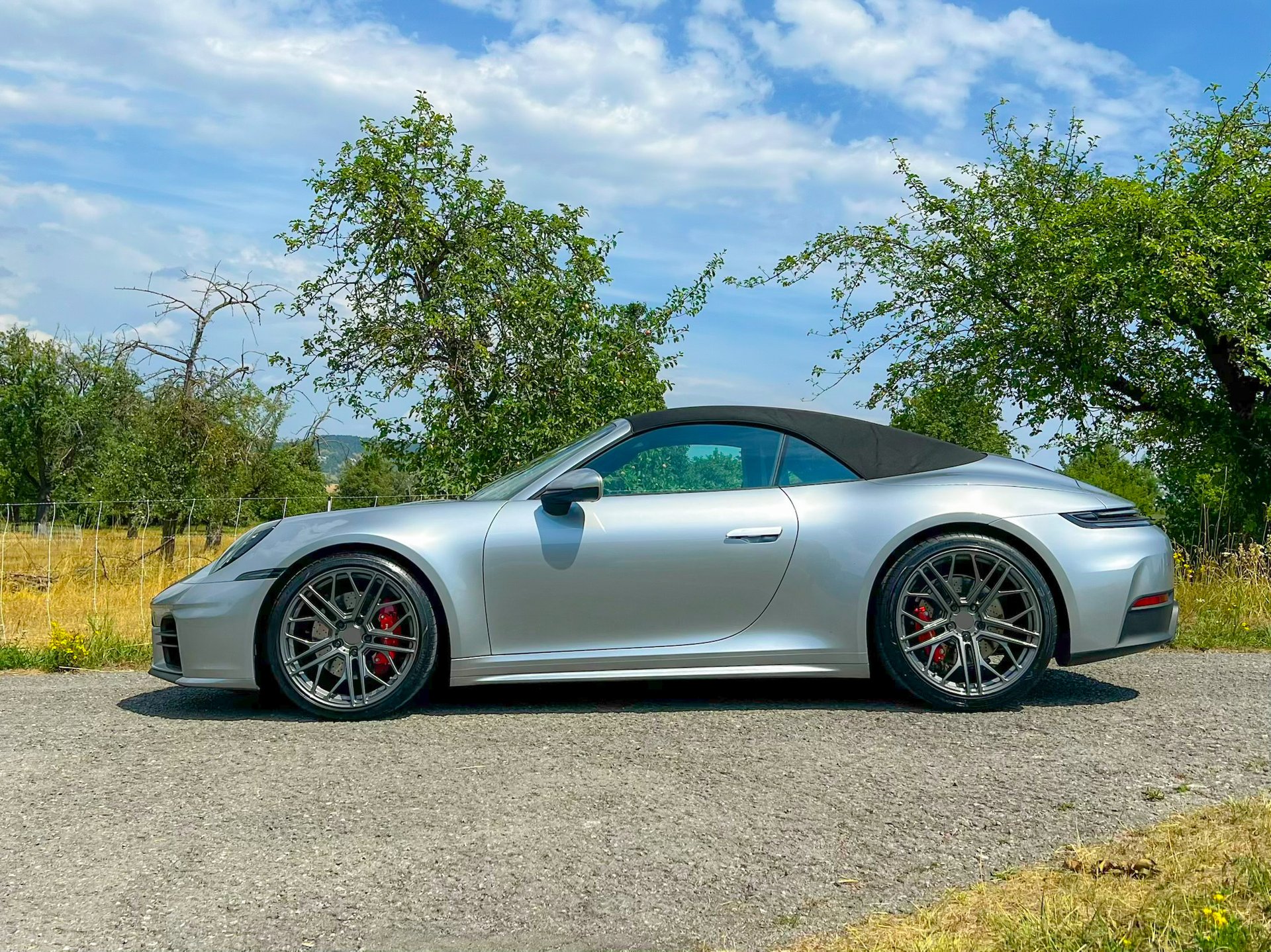PORSCHE 911 Cabrio 992 Carrera SF1 grau glänzend