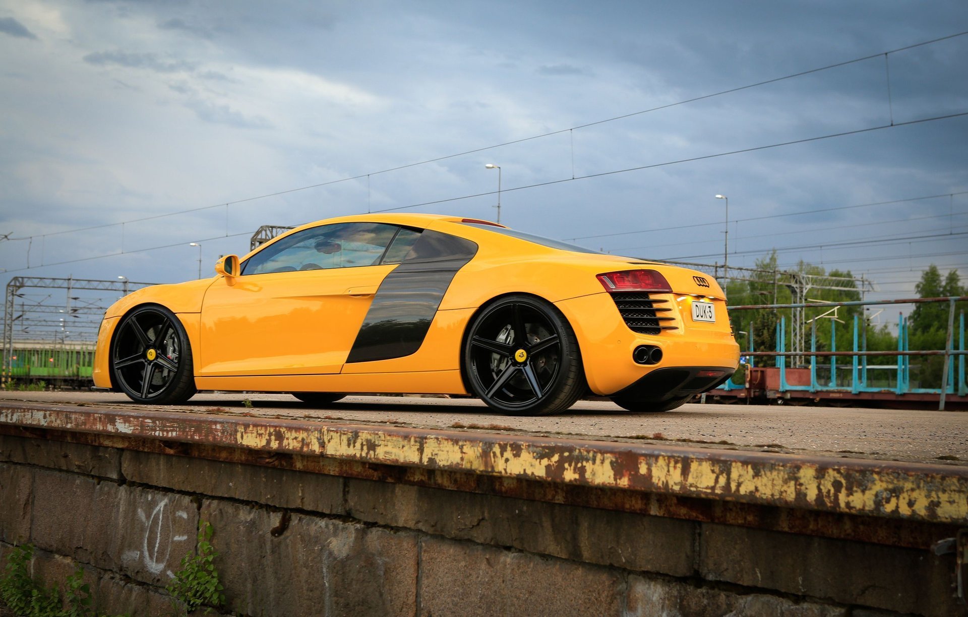 AUDI R8 Coupe 42 KV1 schwarz glänzend