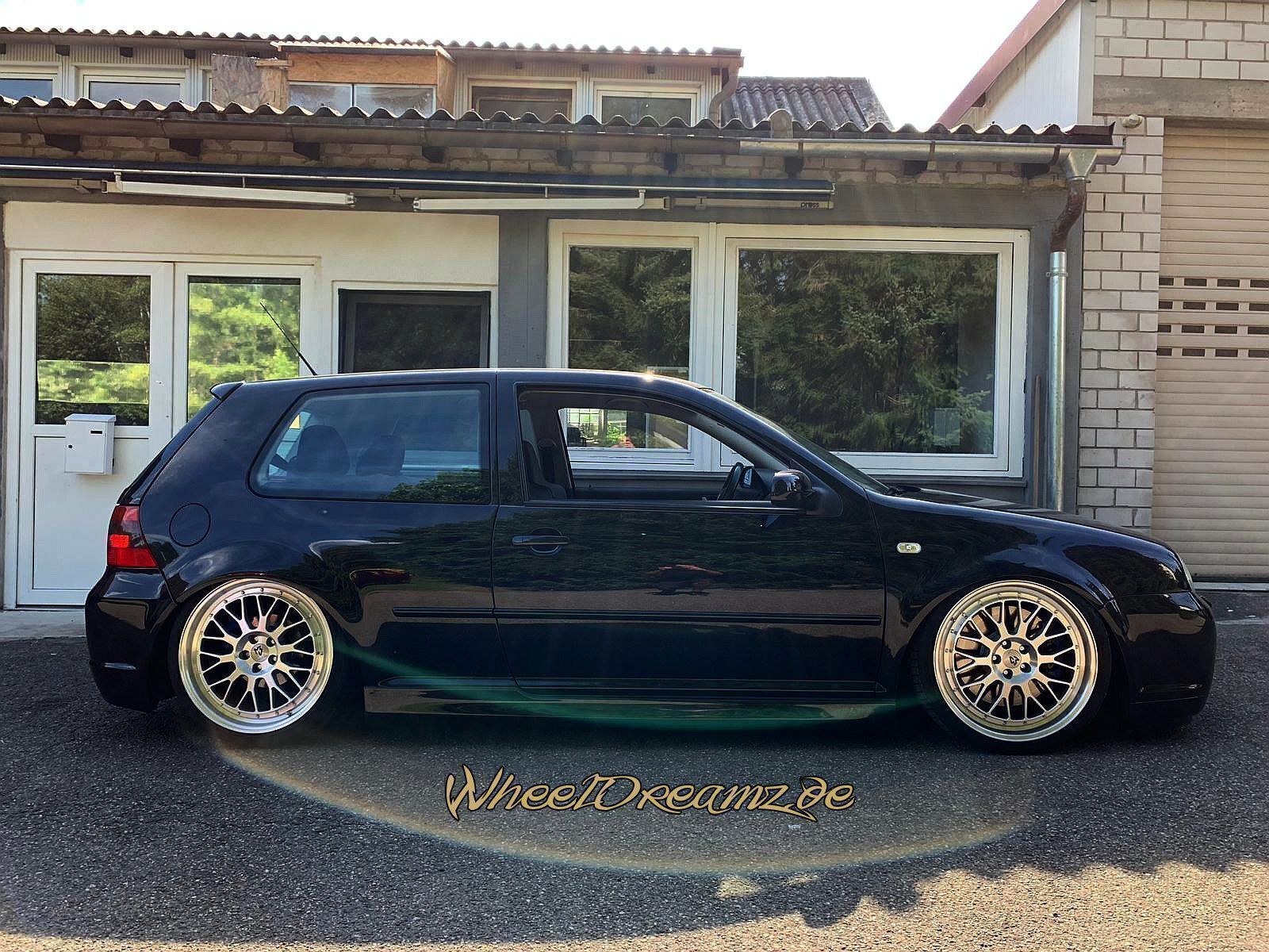 VOLKSWAGEN Bora 1J - LV1 silber glänzend voll poliert