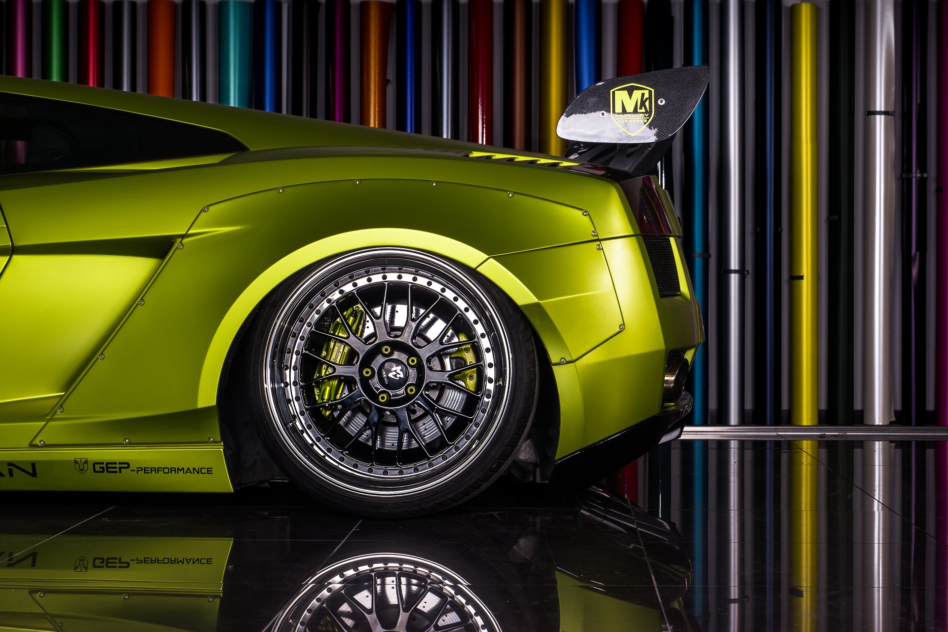 LAMBORGHINI Gallardo Coupe L140 LP 550-2 LV1.2 schwarz glänzend poliert