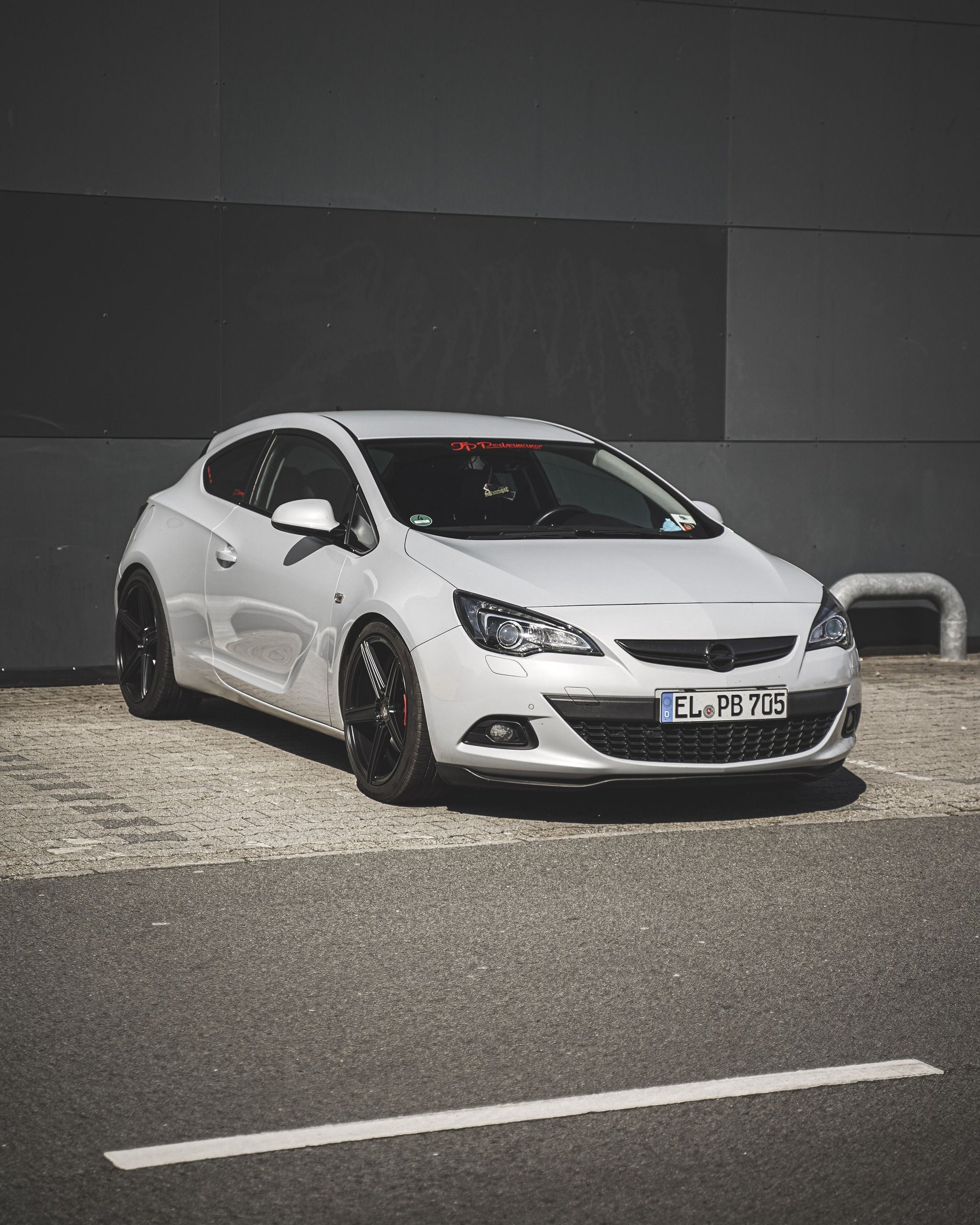 OPEL Astra GTC P-J/SW - KV1 schwarz seidenmatt