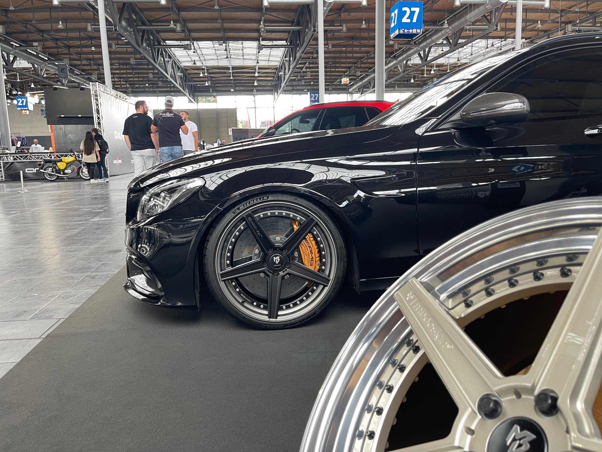 MERCEDES-BENZ C-Class T-Model AMG with mbDESIGN 20 inch wheels
