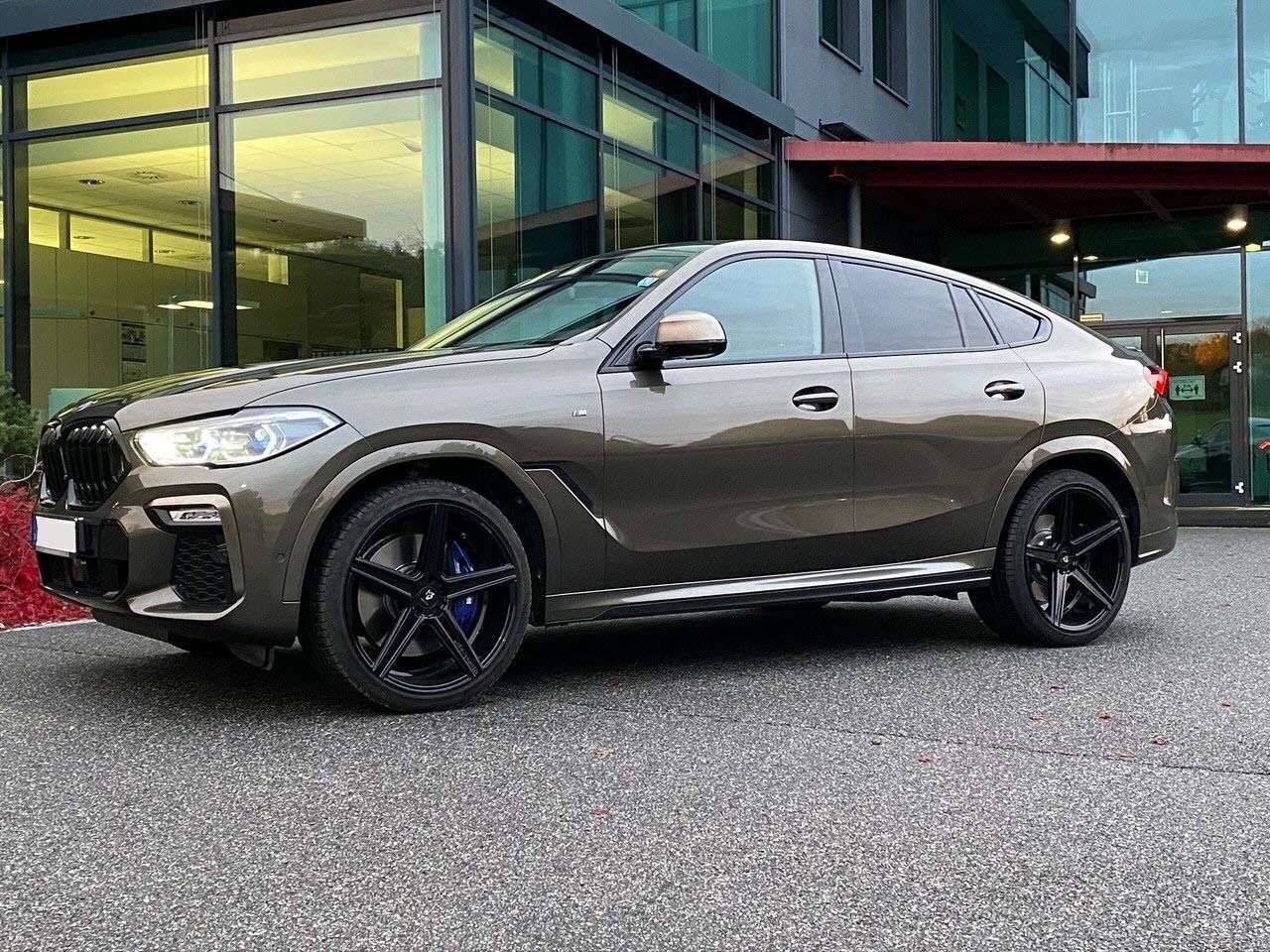 BMW X6 G6X KV1 schwarz glänzend