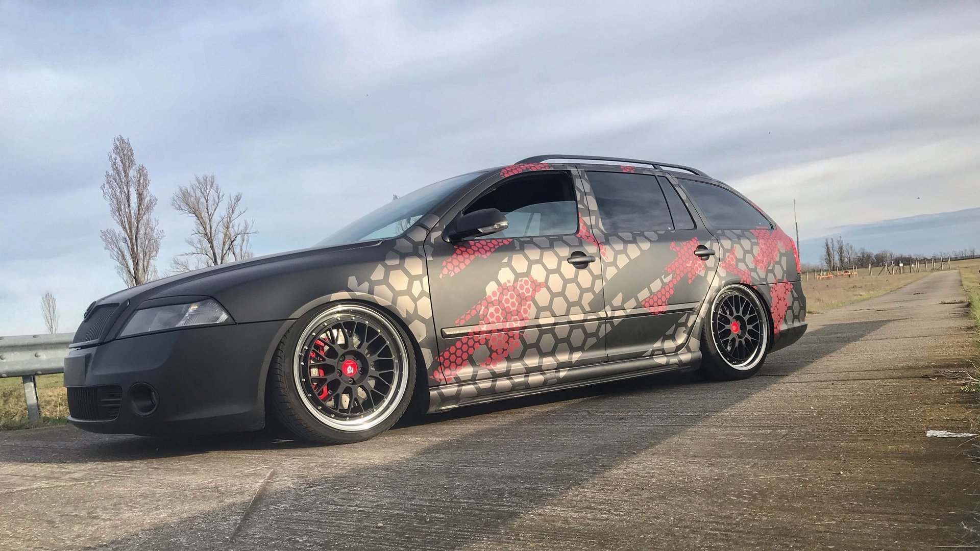 SKODA Octavia 1Z - LV1 schwarz glänzend poliert