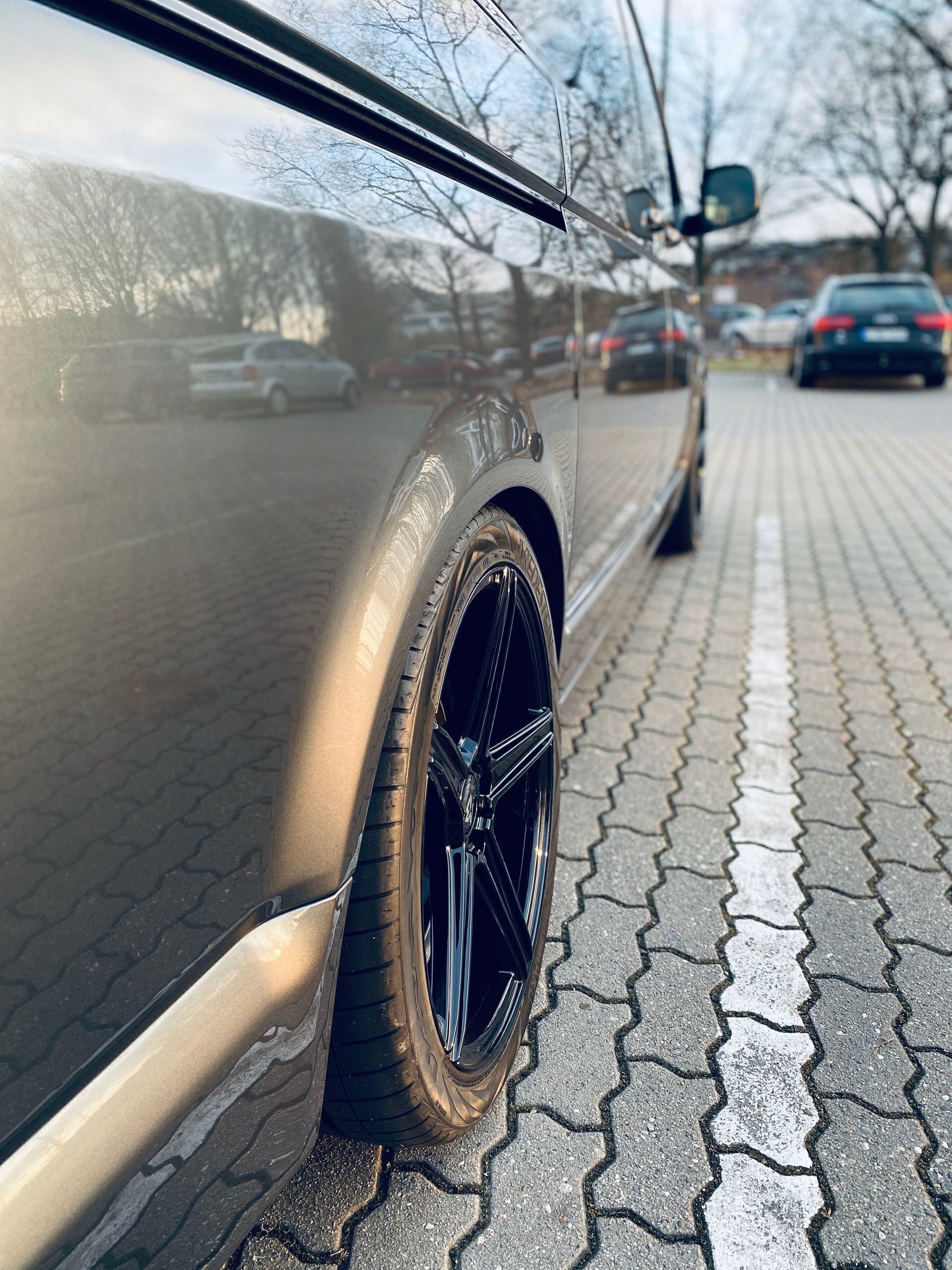VOLKSWAGEN T6 Bus Multivan 7HC KV1 schwarz glänzend