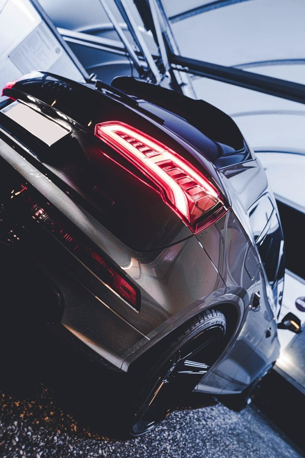 AUDI Q5 FY KV1 schwarz glänzend