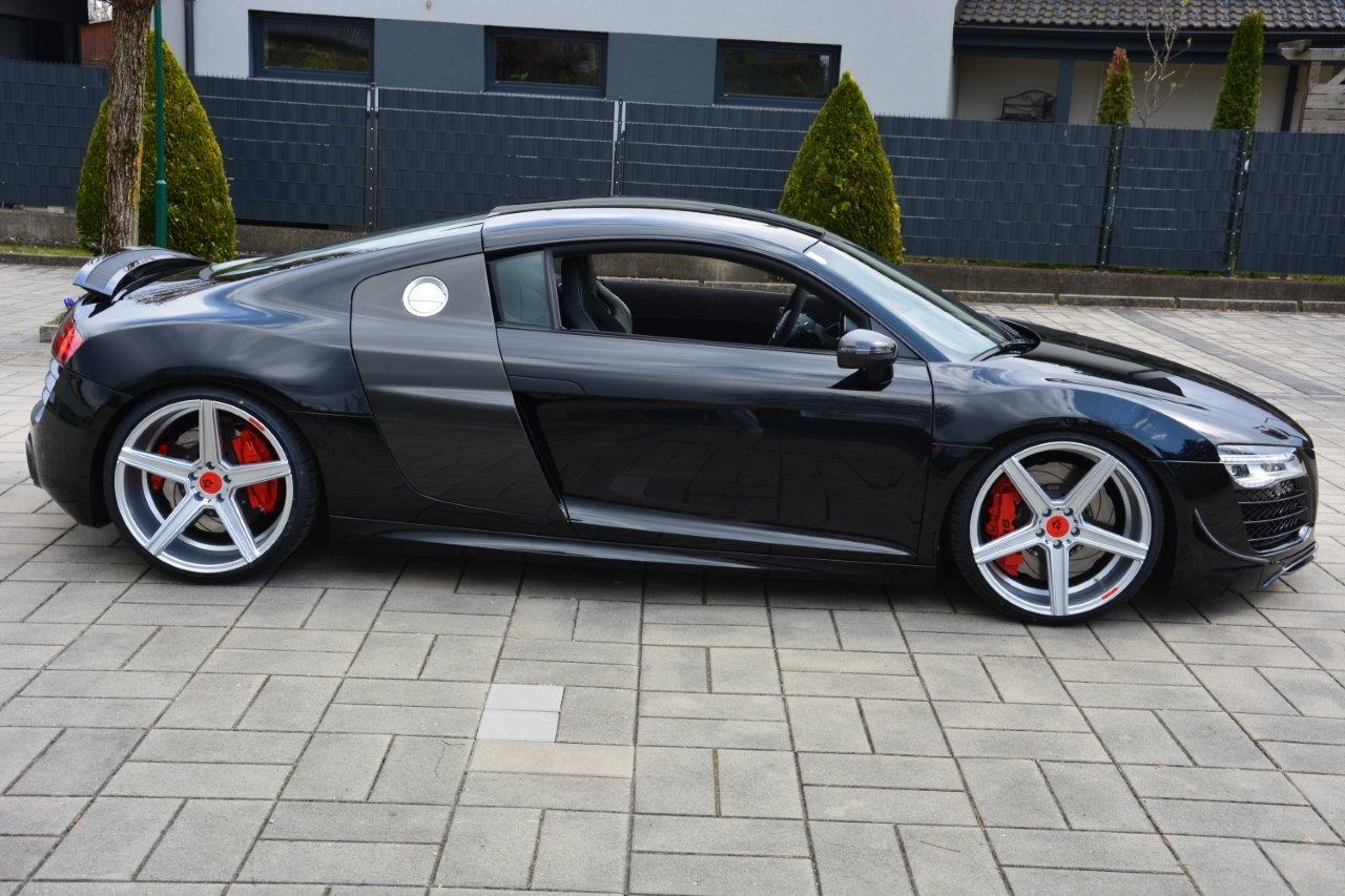 AUDI R8 Coupe 42 - KV1 silber glänzend