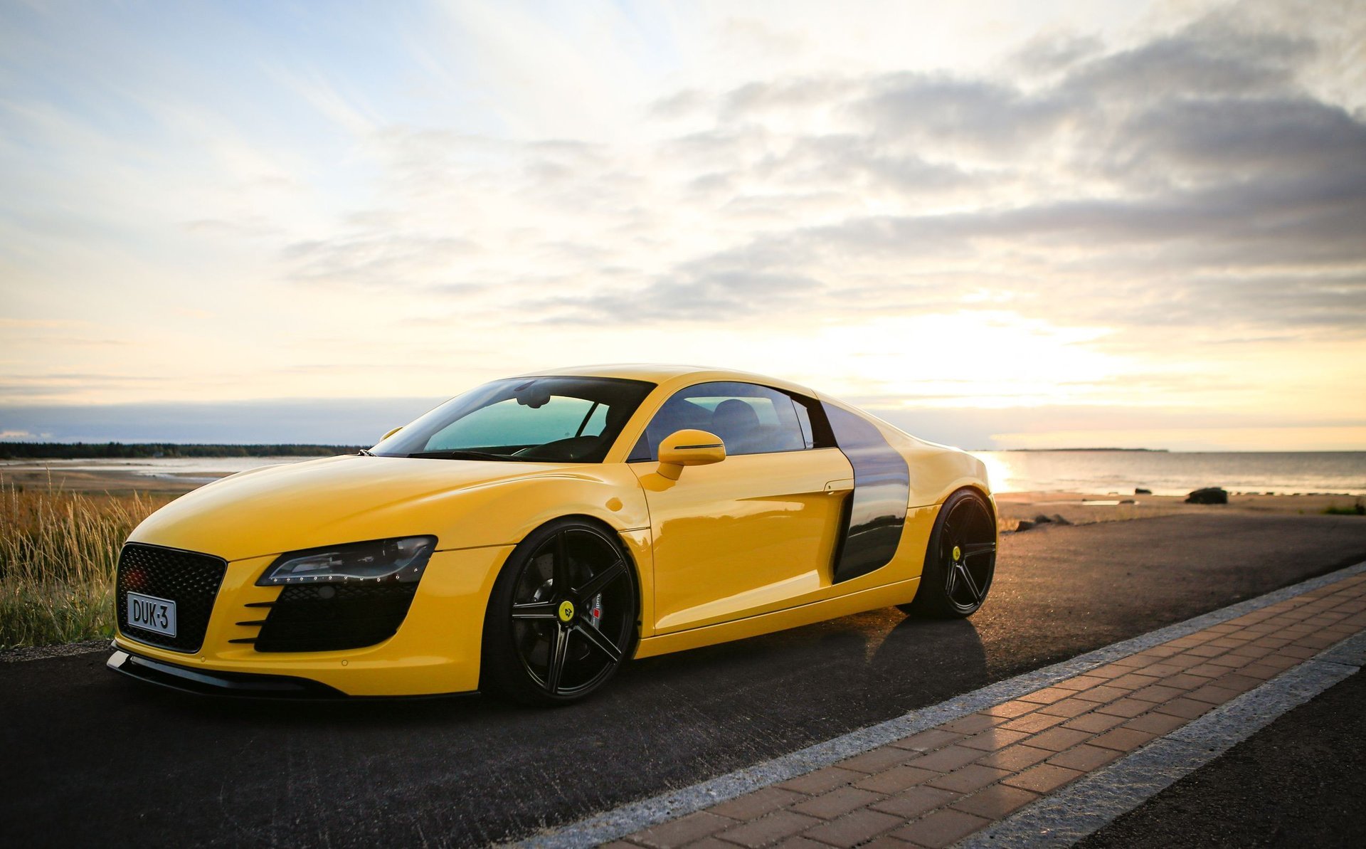 AUDI R8 Coupe 42 KV1 schwarz glänzend