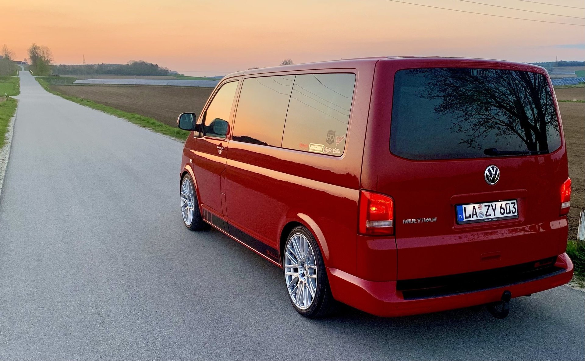 VOLKSWAGEN T5 Bus 7HC KV4 silber glänzend