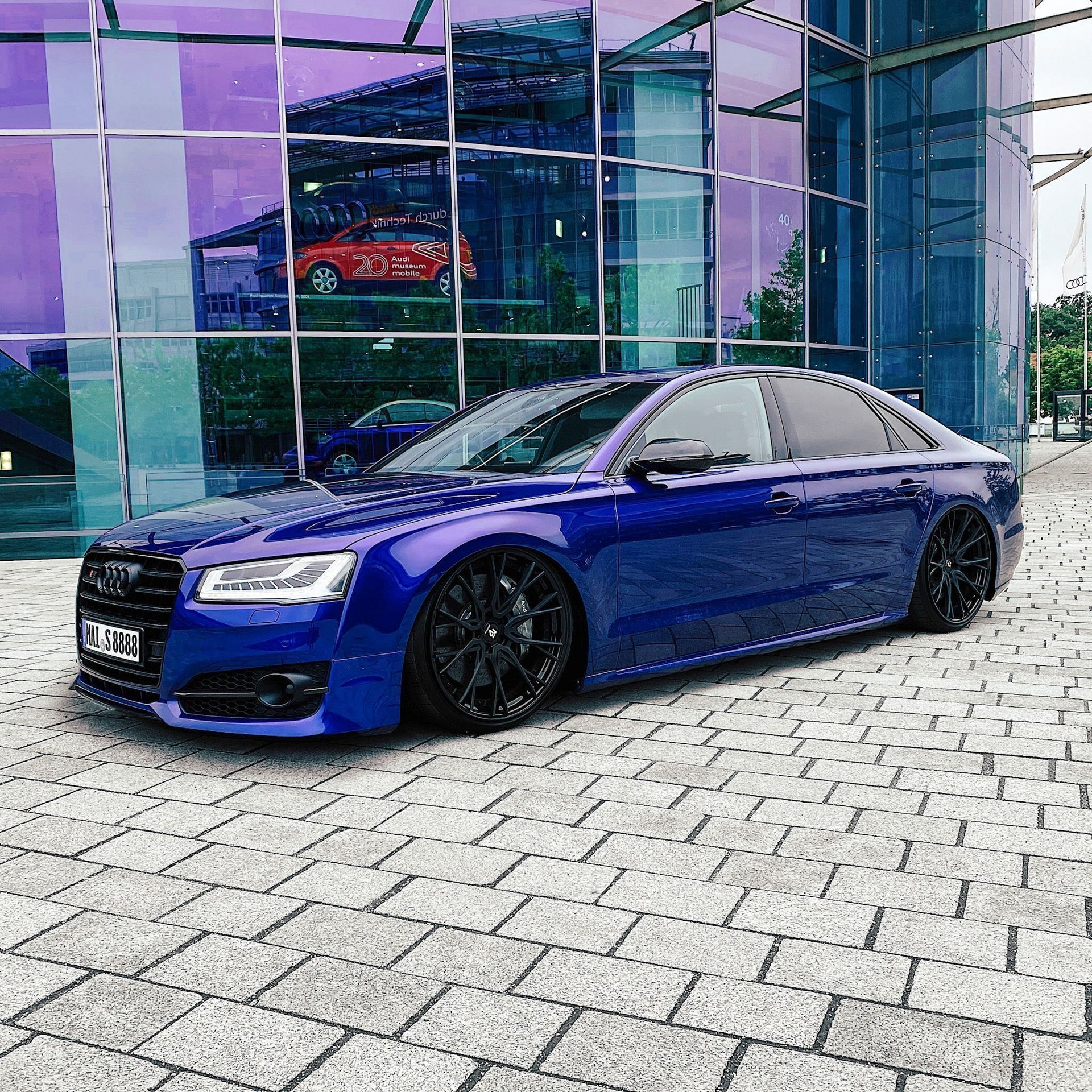 AUDI S8 4H