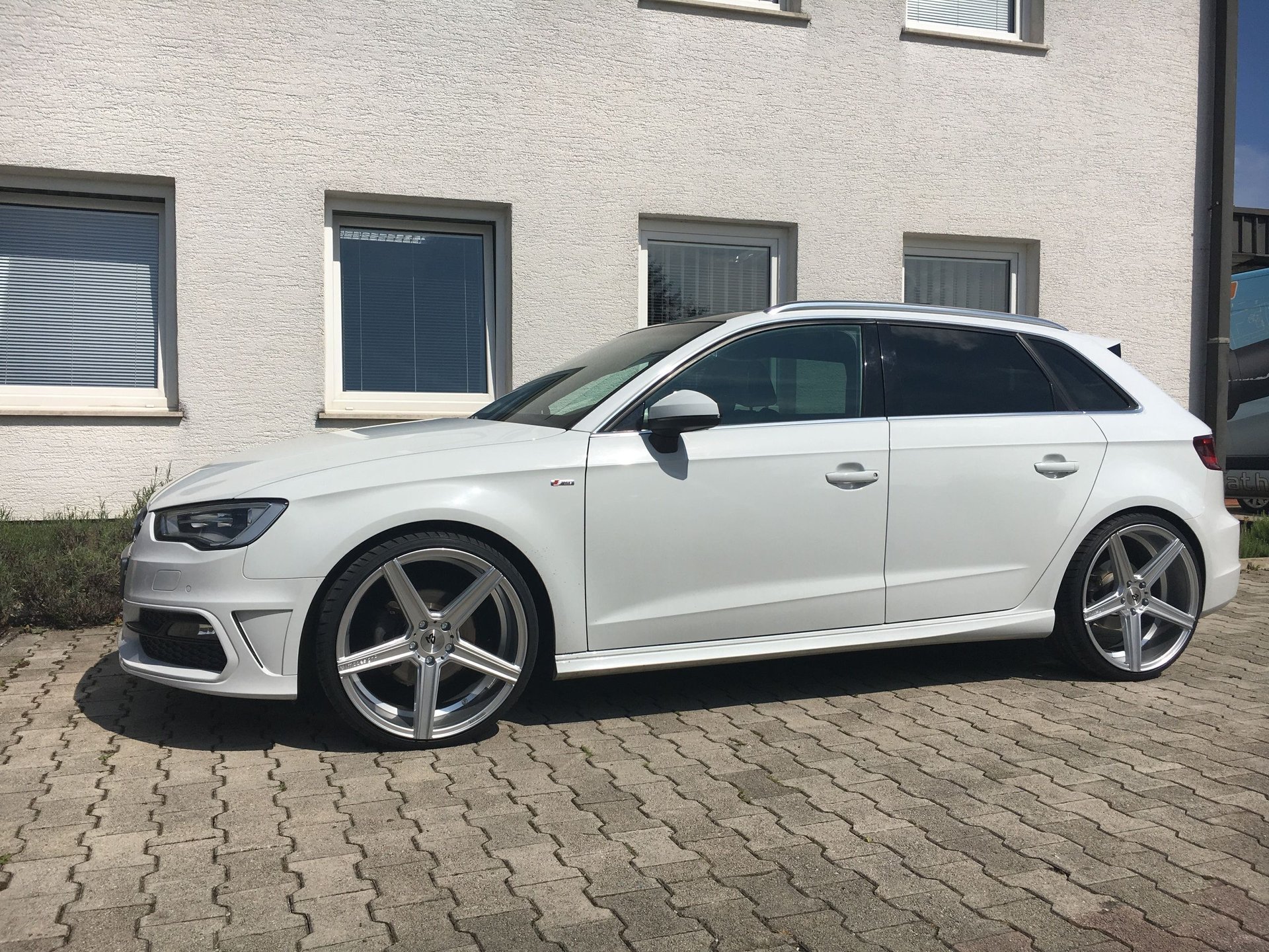 AUDI A3 8V KV1 silber glänzend