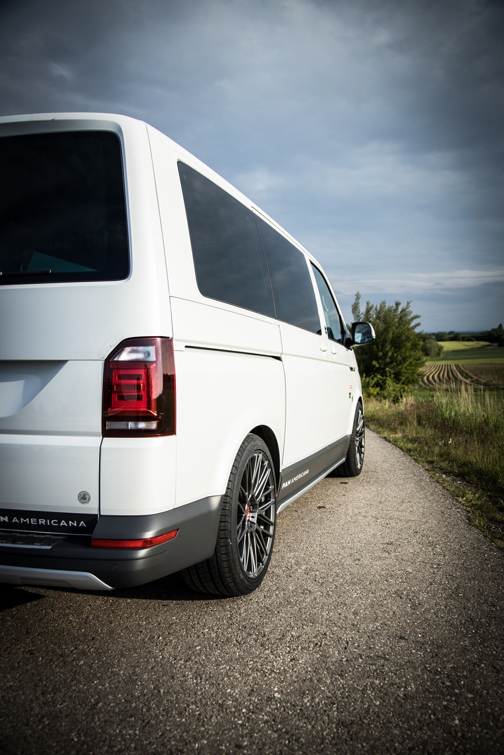 VOLKSWAGEN T6 Bus Multivan 7HC KV4 grau matt