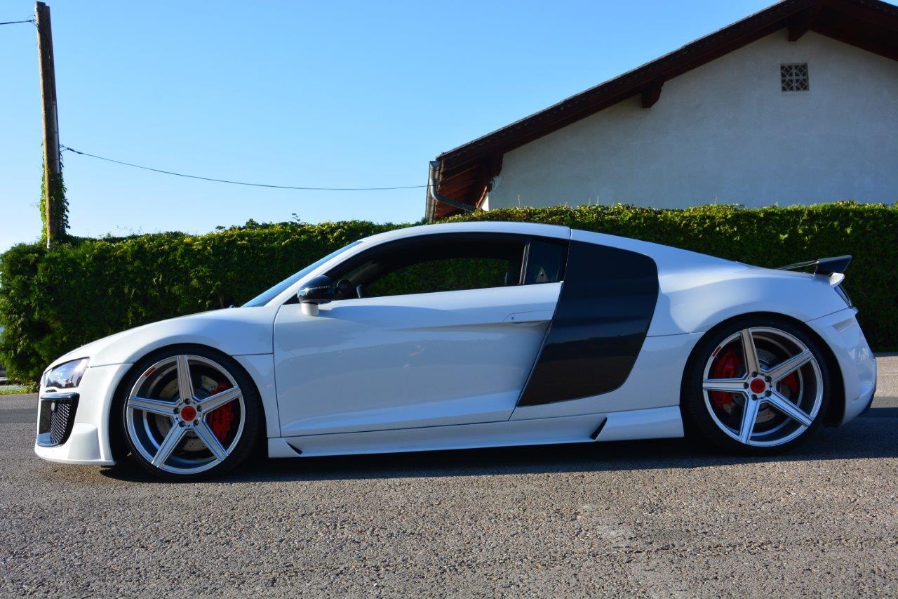 AUDI R8 Coupe 42 KV1 silber glänzend