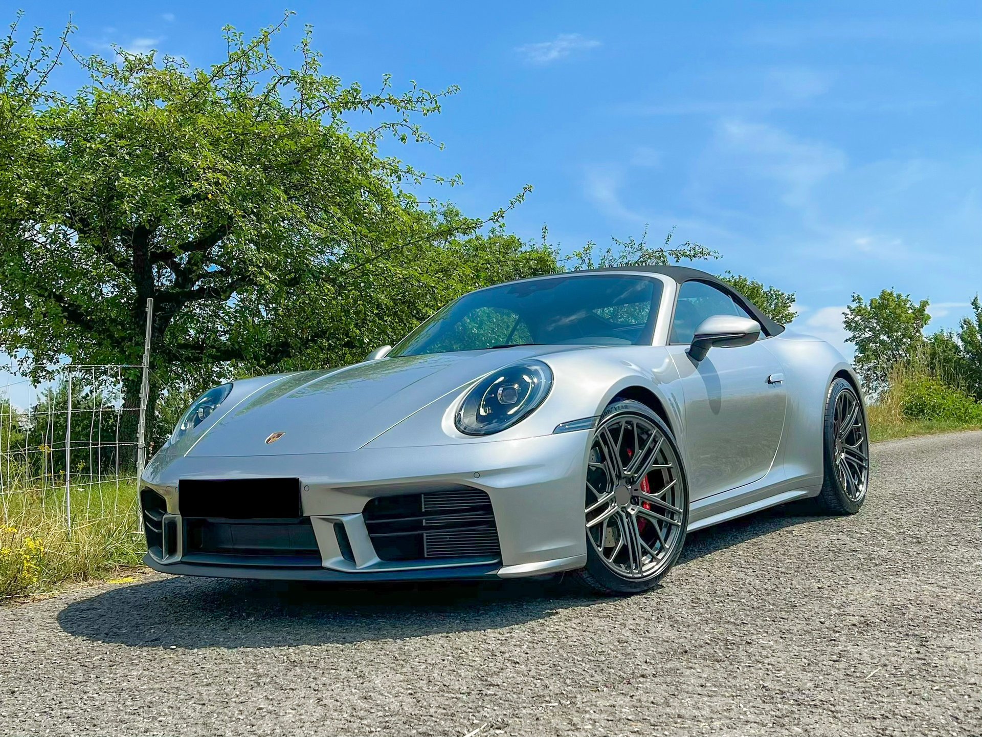 PORSCHE 911 Cabrio 992 Carrera SF1 grau glänzend