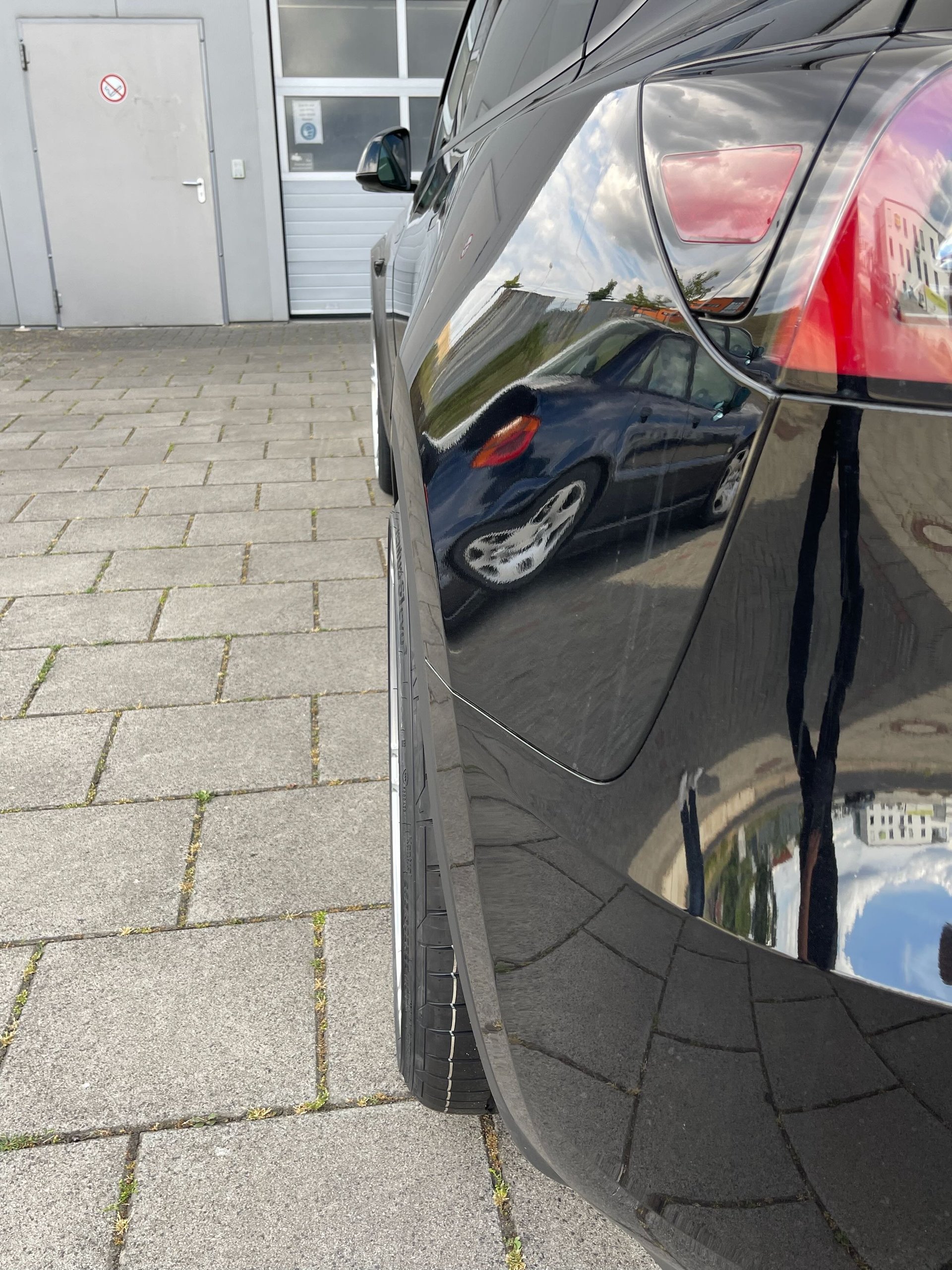 TESLA Model Y with mbDESIGN 22 inch wheels | Summer complete set