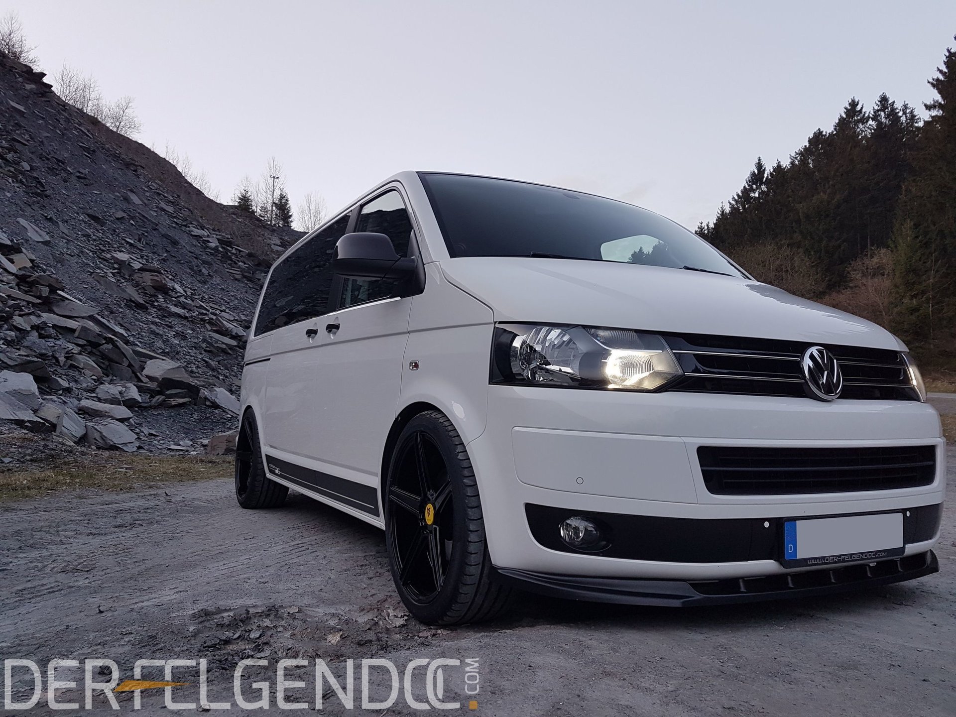 VOLKSWAGEN T5 Bus 7HMA - KV1 schwarz glänzend