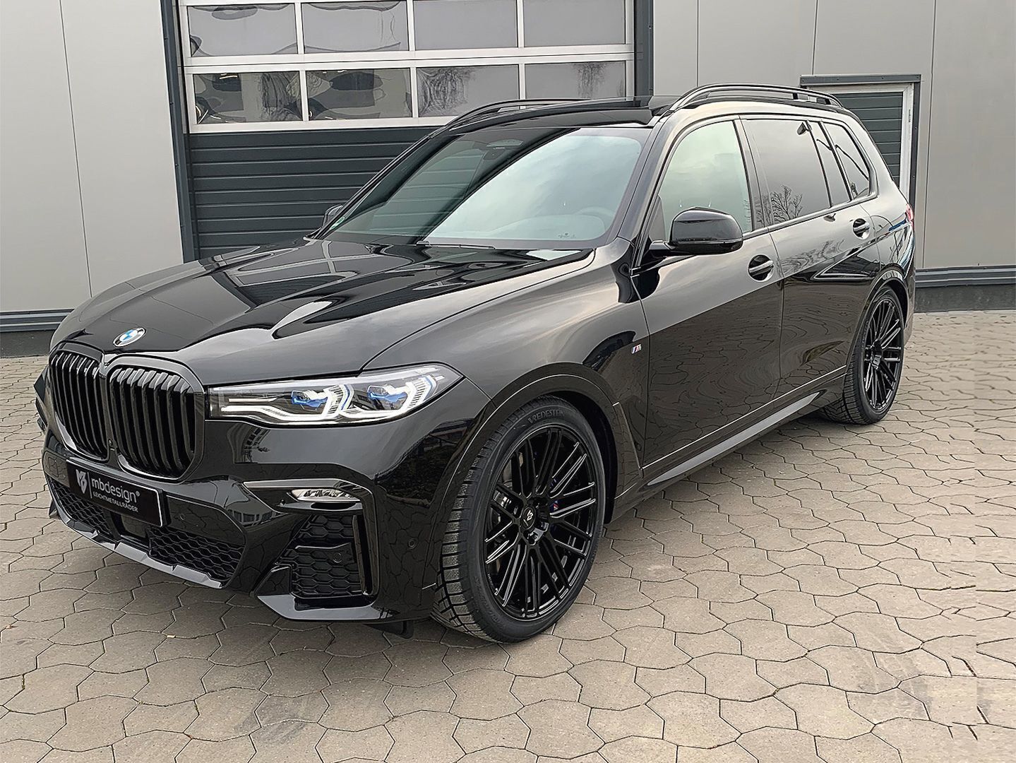 BMW X7 G7X - KV4 schwarz glänzend