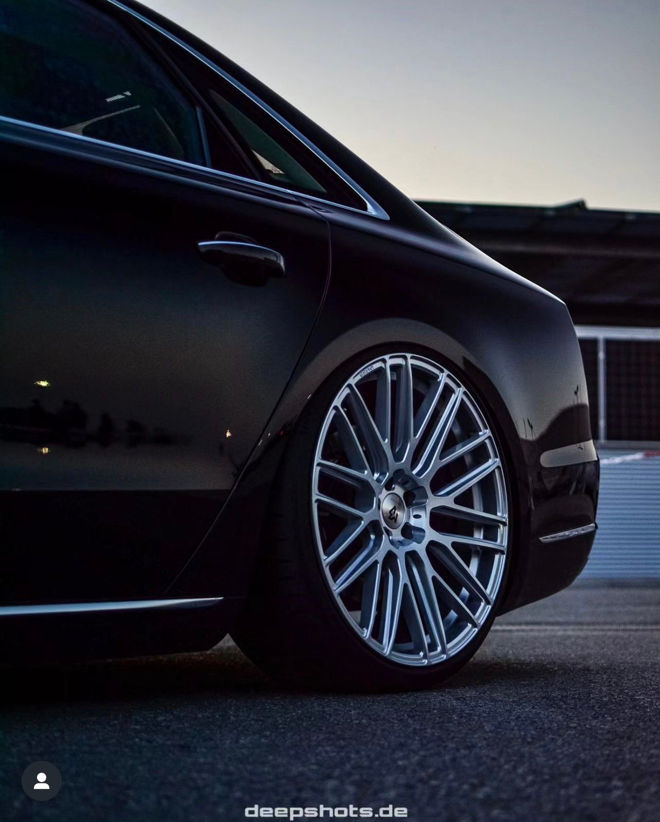 AUDI A8 with mbDESIGN 22-inch alloy wheels & complete set