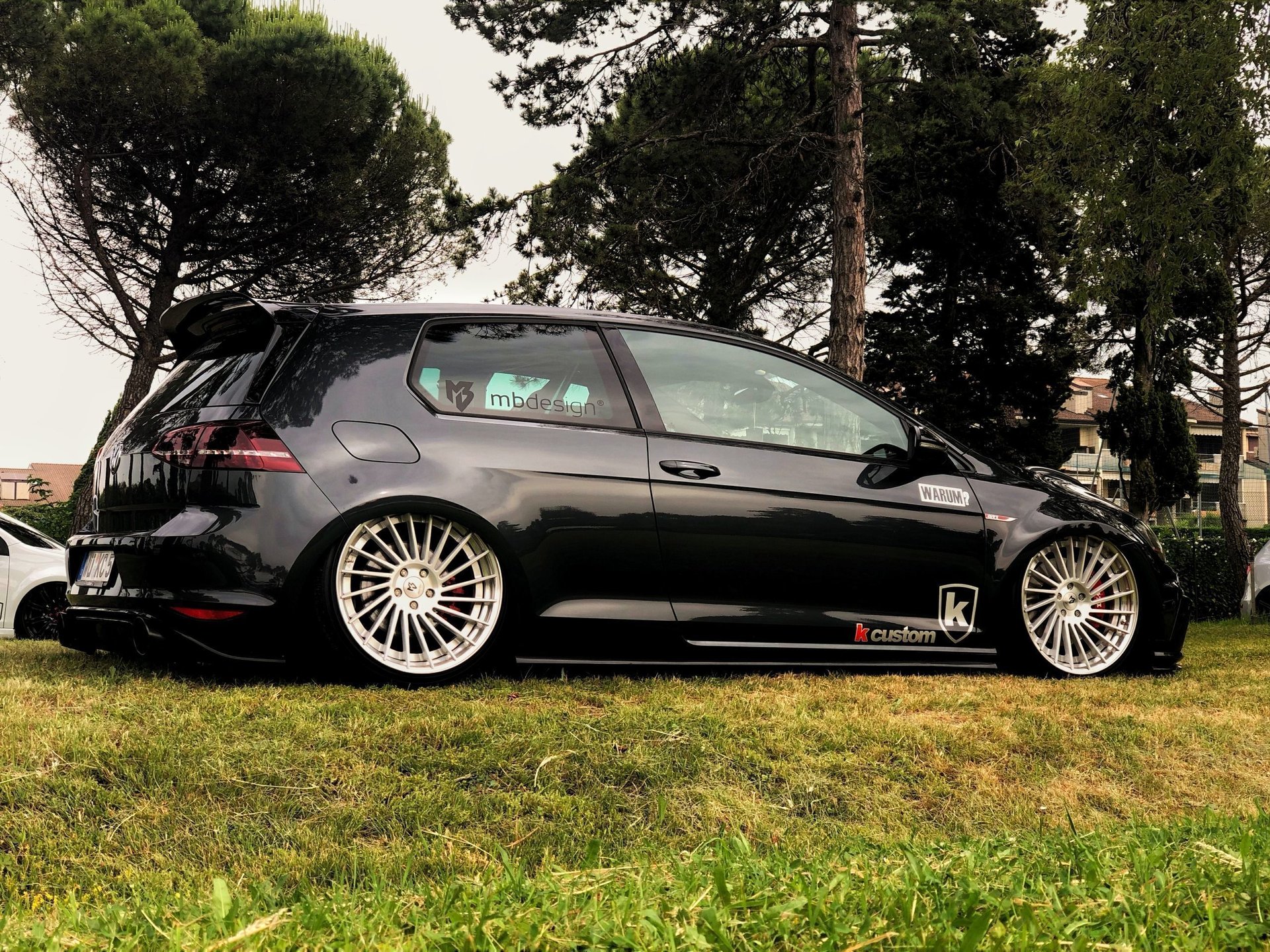 VOLKSWAGEN Golf 7 AU VR3.2 schwarz stumpfmatt/schwarz glänzend poliert