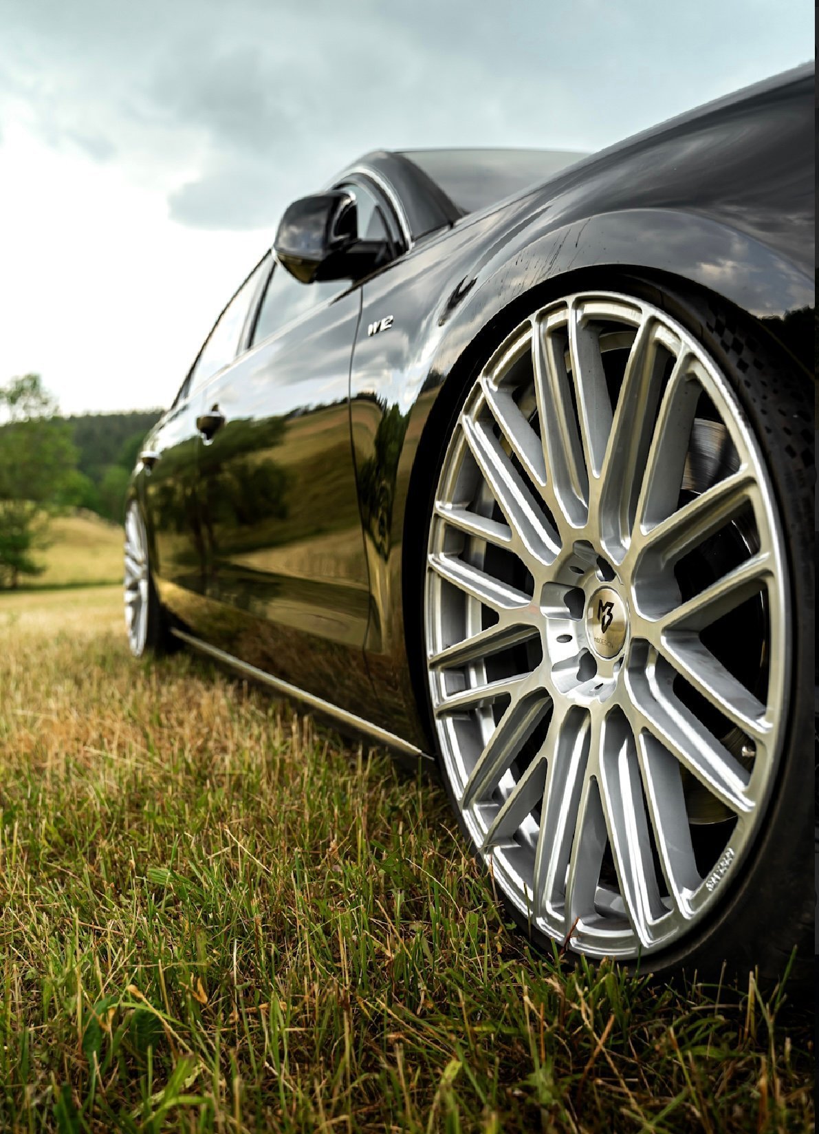 AUDI A8 with mbDESIGN 22-inch alloy wheels & complete set