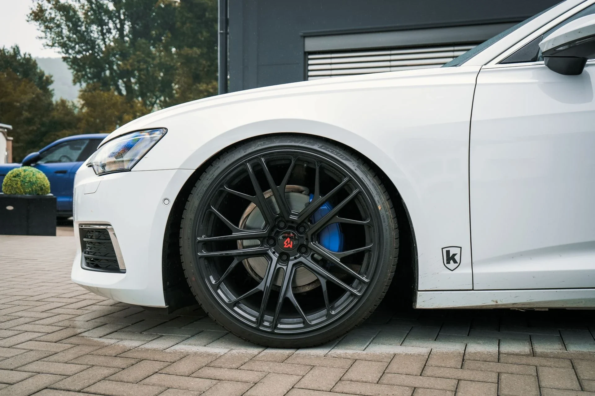 AUDI A6 Avant 40 TDI with 21 inch mbDESIGN SF1 wheels