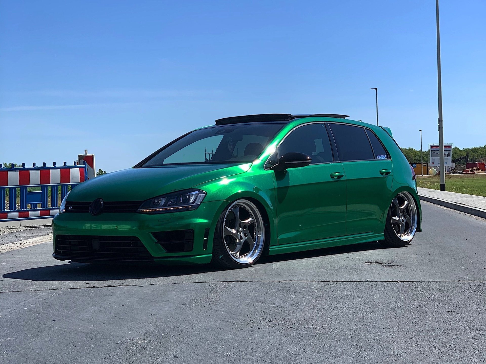 VOLKSWAGEN Golf 7 R AU - TURBO S grau glänzend poliert