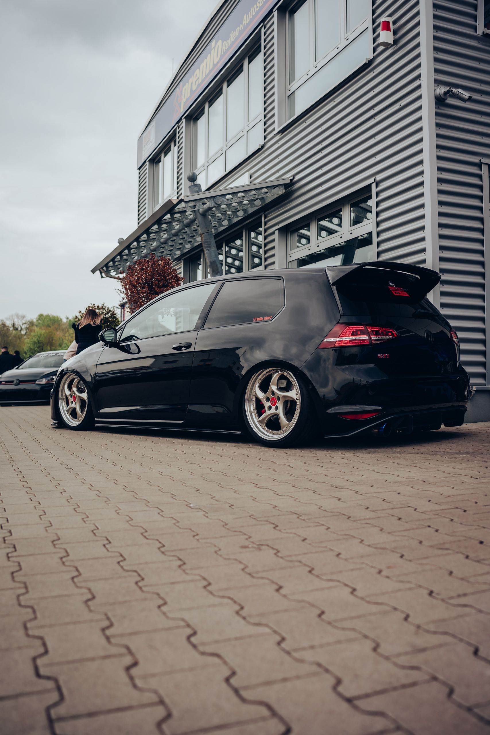 VOLKSWAGEN Golf 7 AU - TURBO S champagner glänzend poliert