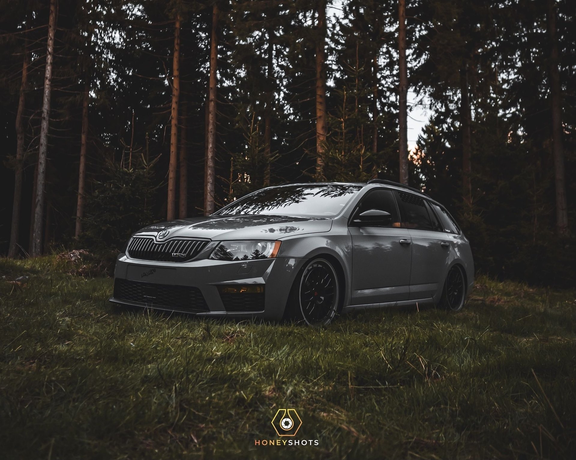 SKODA Octavia 5E - LV1 schwarz glänzend poliert