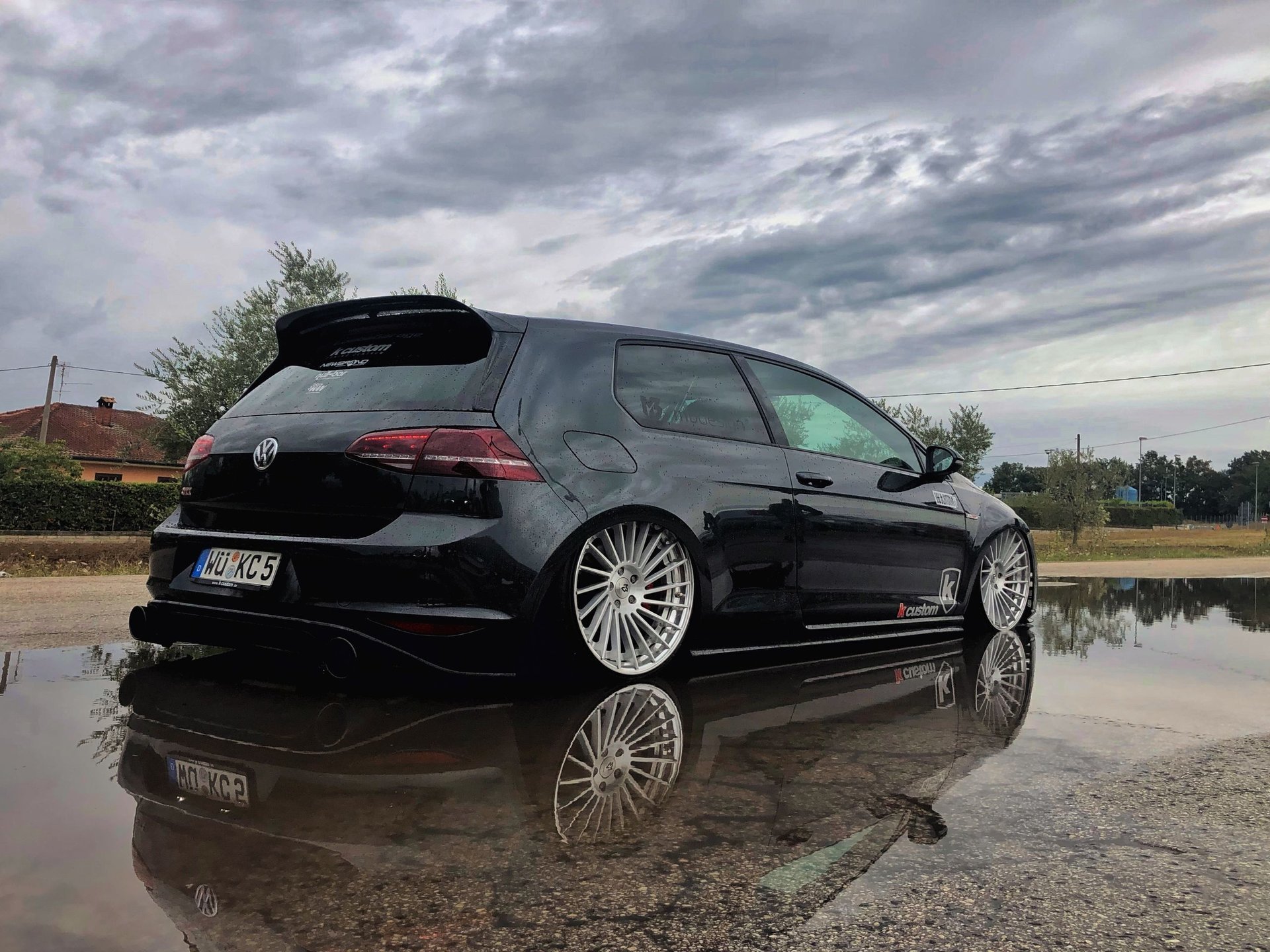 VOLKSWAGEN Golf 7 AU VR3.2 schwarz stumpfmatt/schwarz glänzend poliert