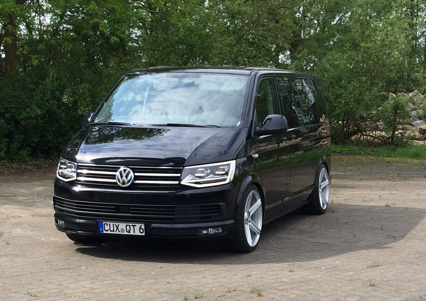 VOLKSWAGEN T6 Bus Multivan 7HC - KV1 silber glänzend