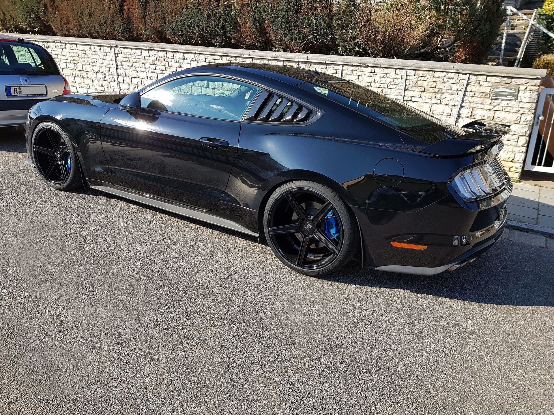 FORD Mustang LAE KV1 schwarz glänzend