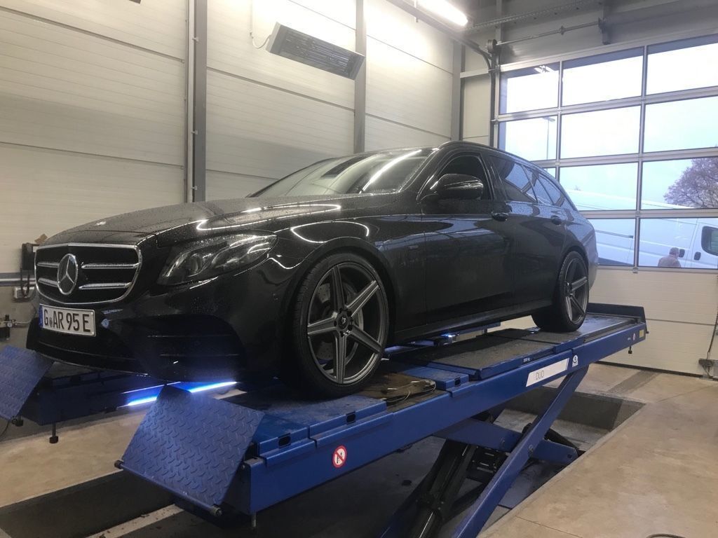 MERCEDES-BENZ E-Klasse T-Modell R1ES - KV1 grau matt