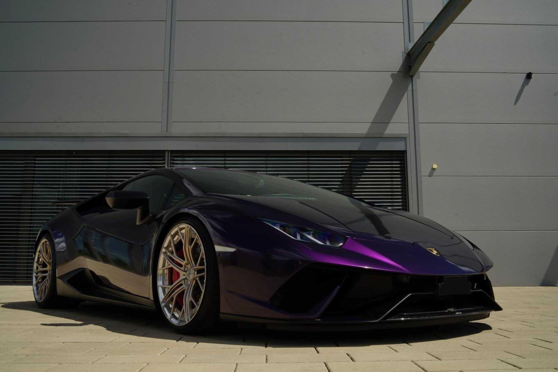 LAMBORGHINI Huracan Cabrio with mbDESIGN Wheels