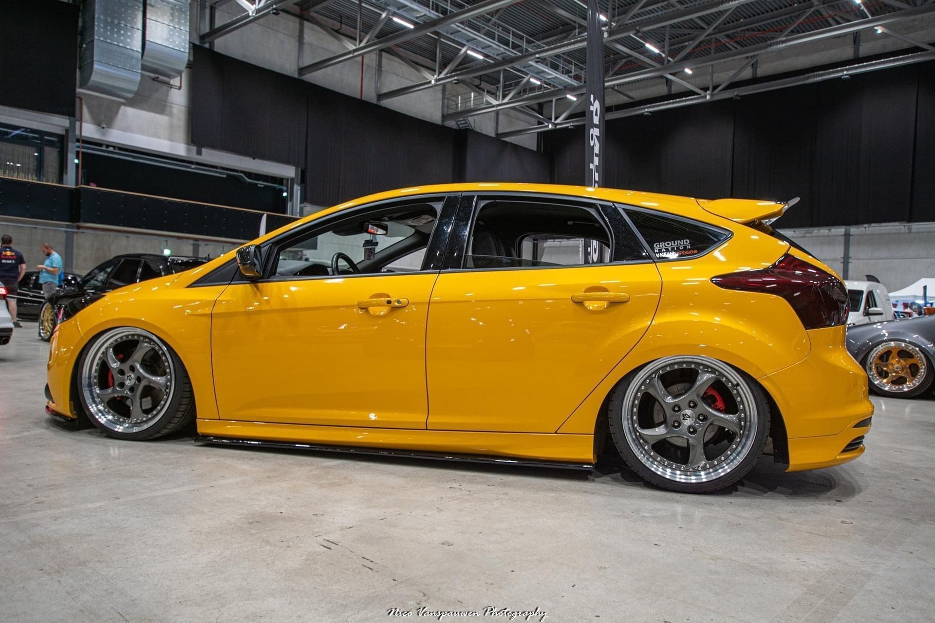 FORD Focus DYB - TURBO S grau glänzend poliert