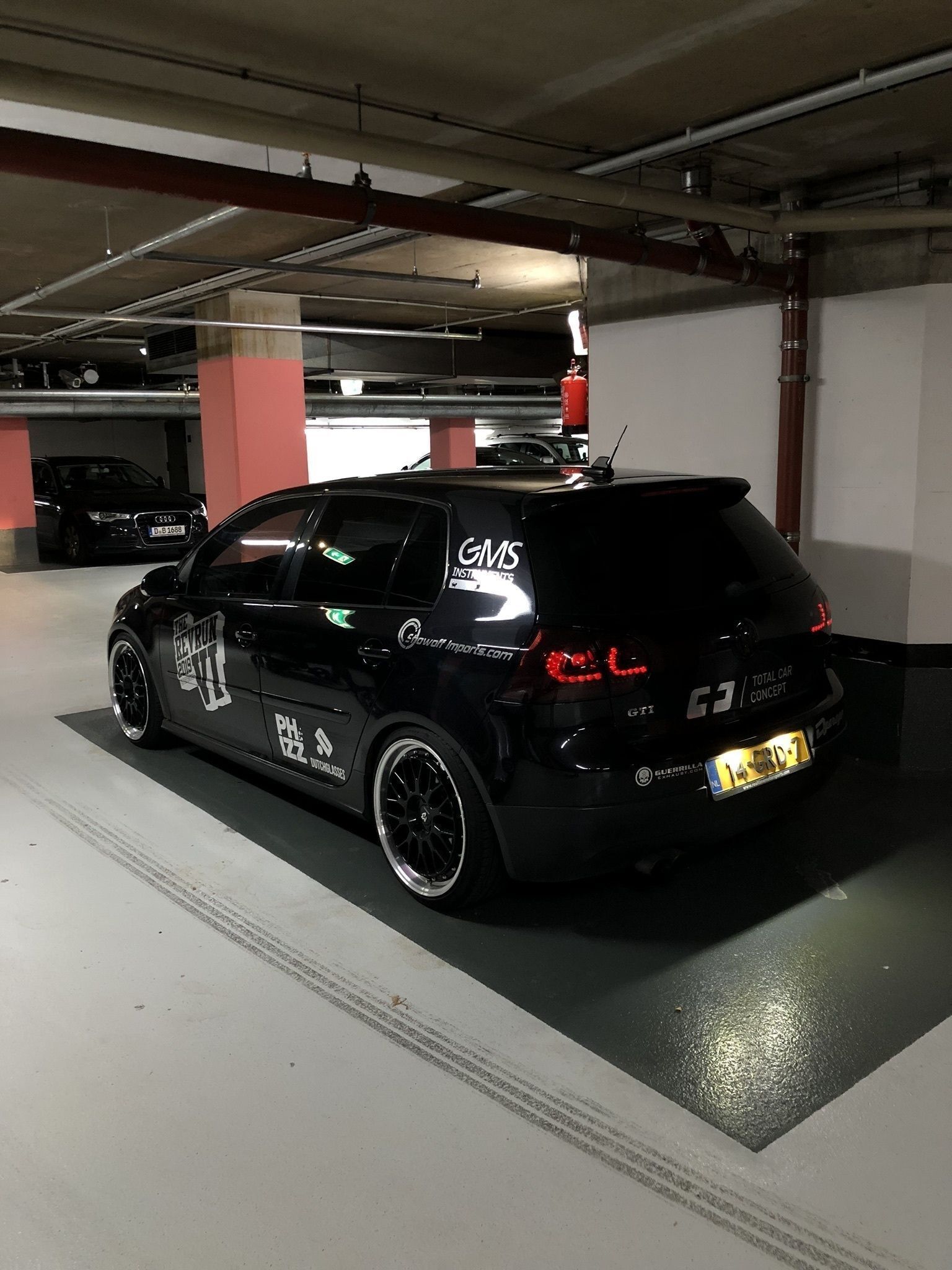 VOLKSWAGEN Golf 5 1K LV1 schwarz glänzend poliert