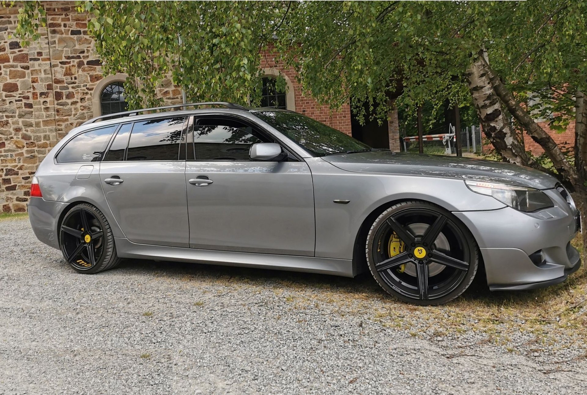 BMW 5er 560L KV1 schwarz glänzend