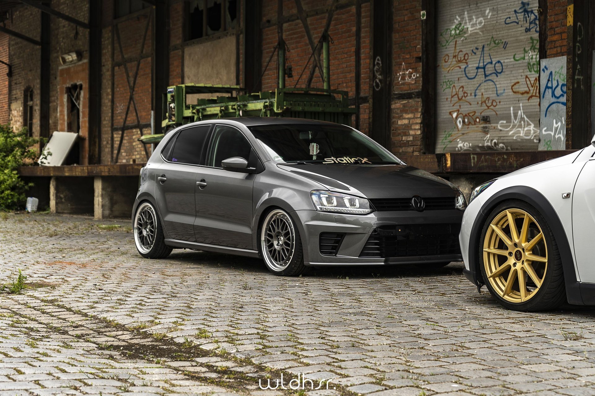 VOLKSWAGEN Polo 6R LV1 grau glänzend poliert